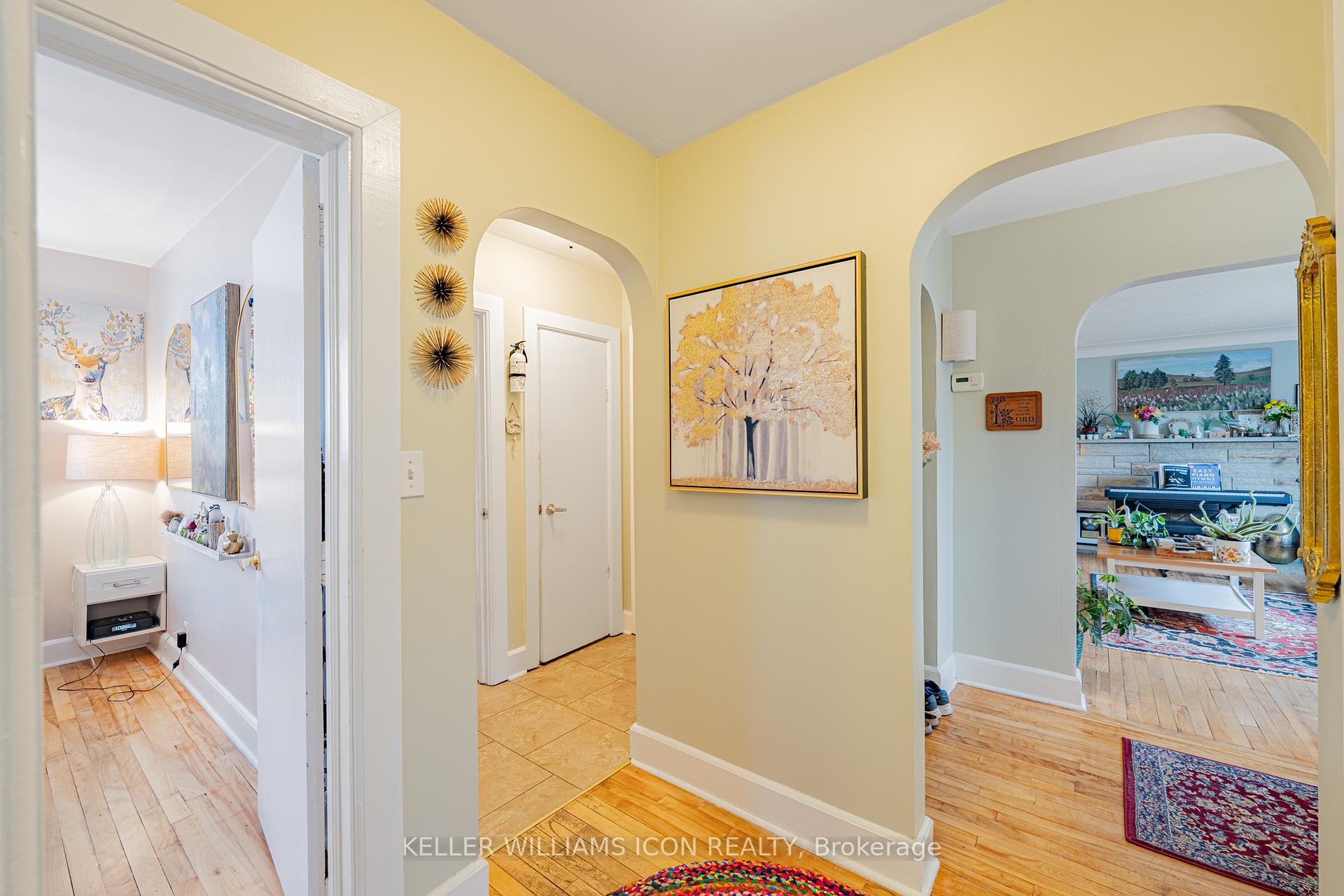 Photo 3 of 320 Donald B. Munro Drive, Ottawa, Carp — HOMEH