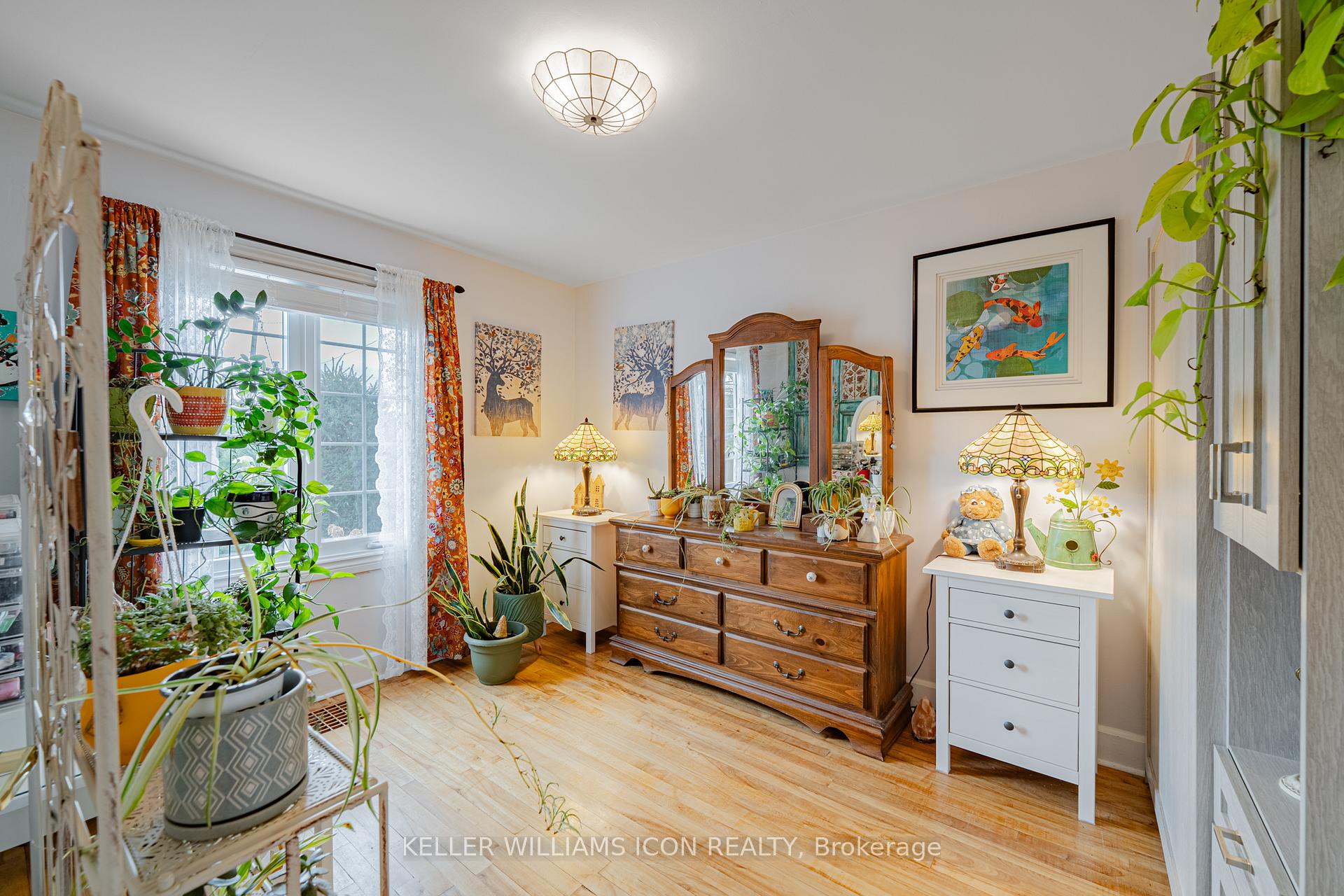 Photo 5 of 320 Donald B. Munro Drive, Ottawa, Carp — HOMEH