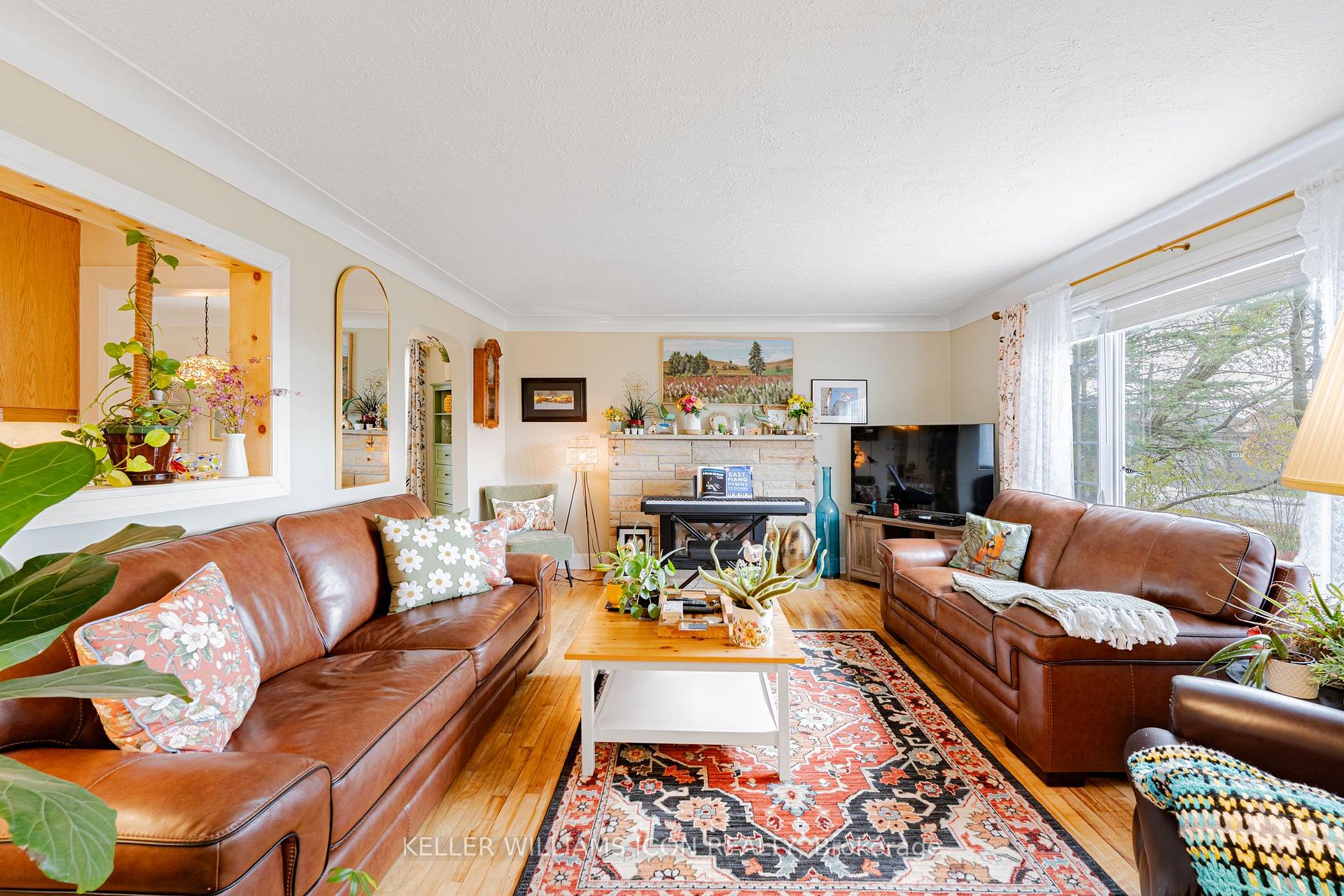 Photo 15 of 320 Donald B. Munro Drive, Ottawa, Carp — HOMEH
