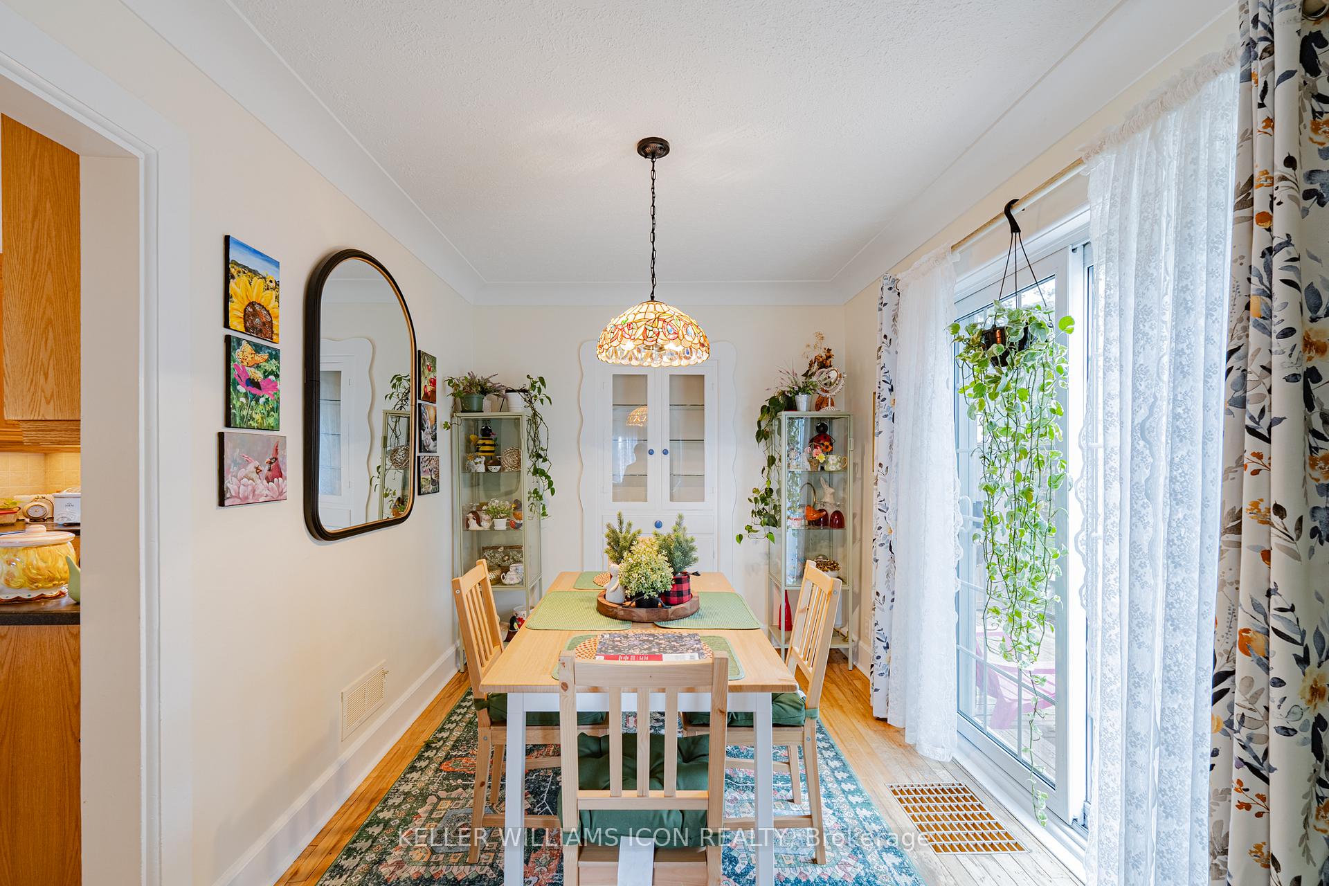 Photo 18 of 320 Donald B. Munro Drive, Ottawa, Carp — HOMEH