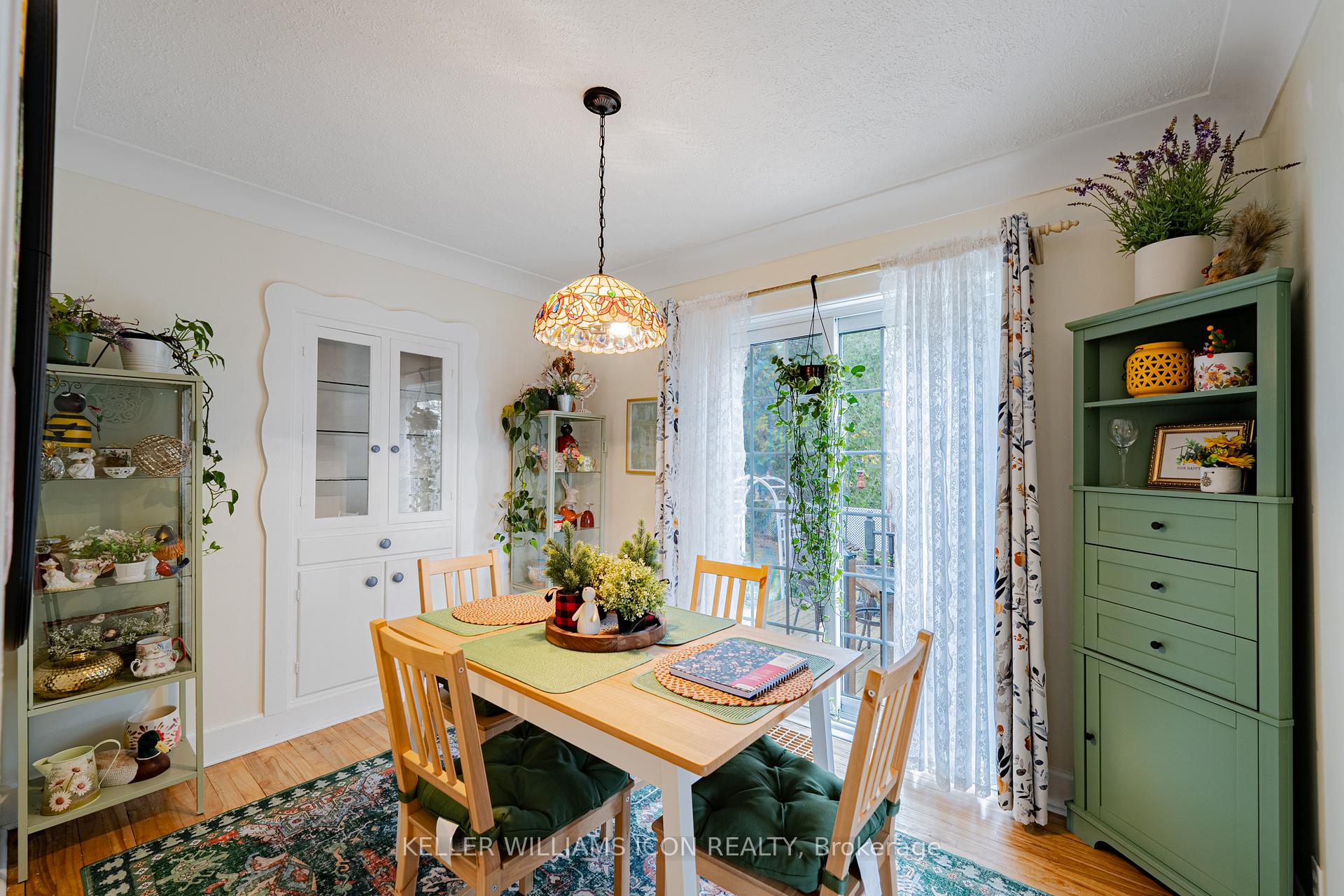 Photo 12 of 320 Donald B. Munro Drive, Ottawa, Carp — HOMEH