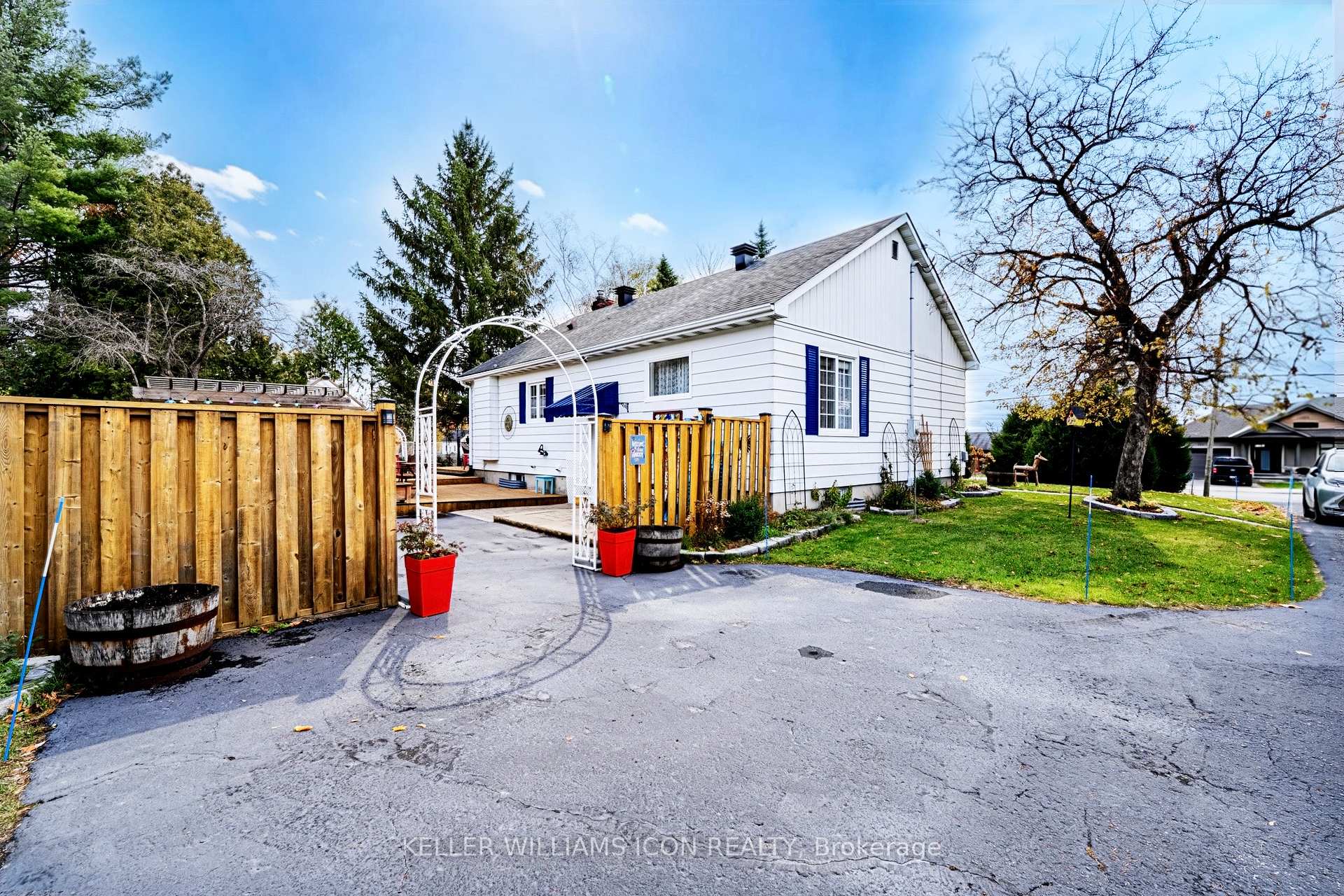 Photo 26 of 320 Donald B. Munro Drive, Ottawa, Carp — HOMEH