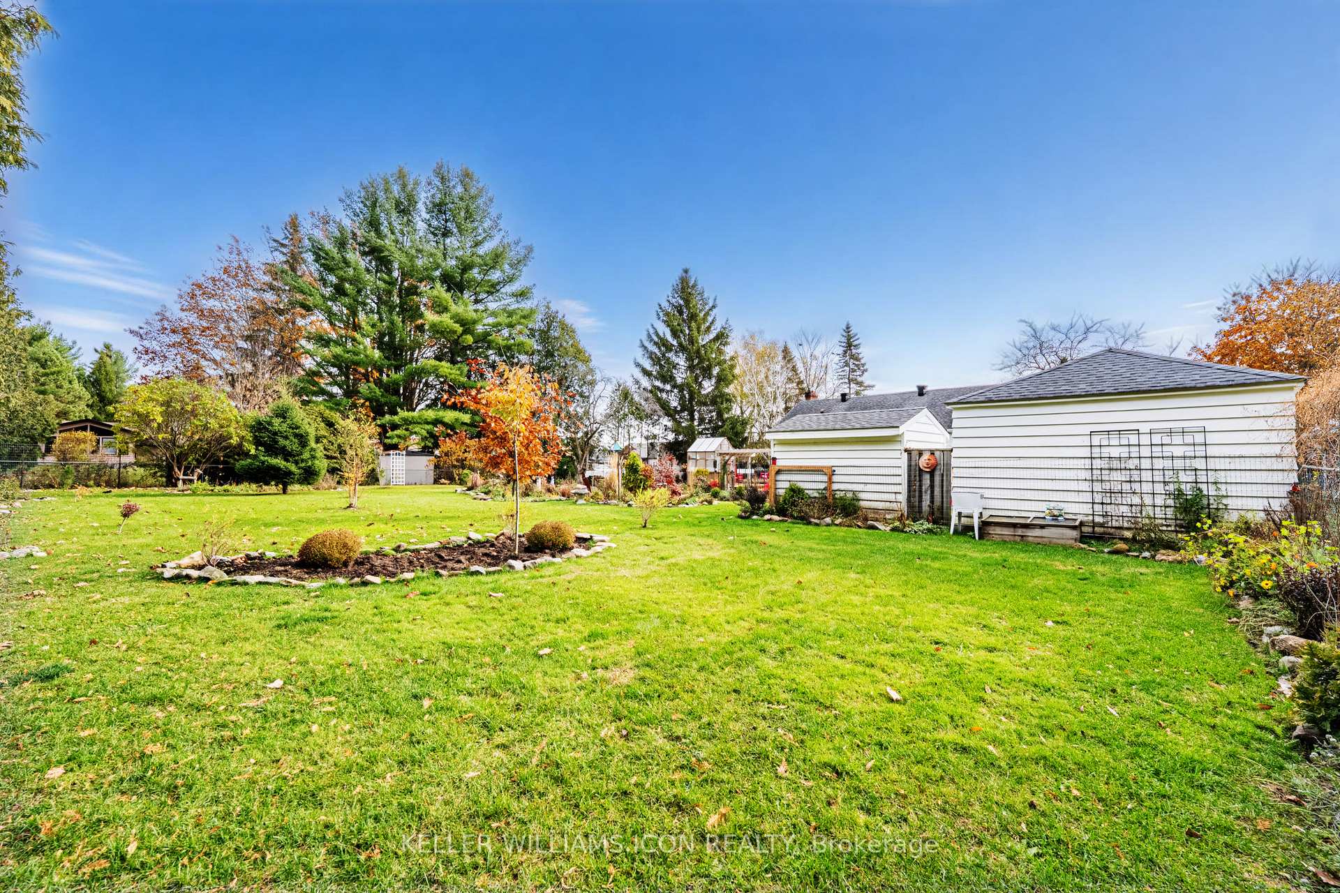 Photo 35 of 320 Donald B. Munro Drive, Ottawa, Carp — HOMEH
