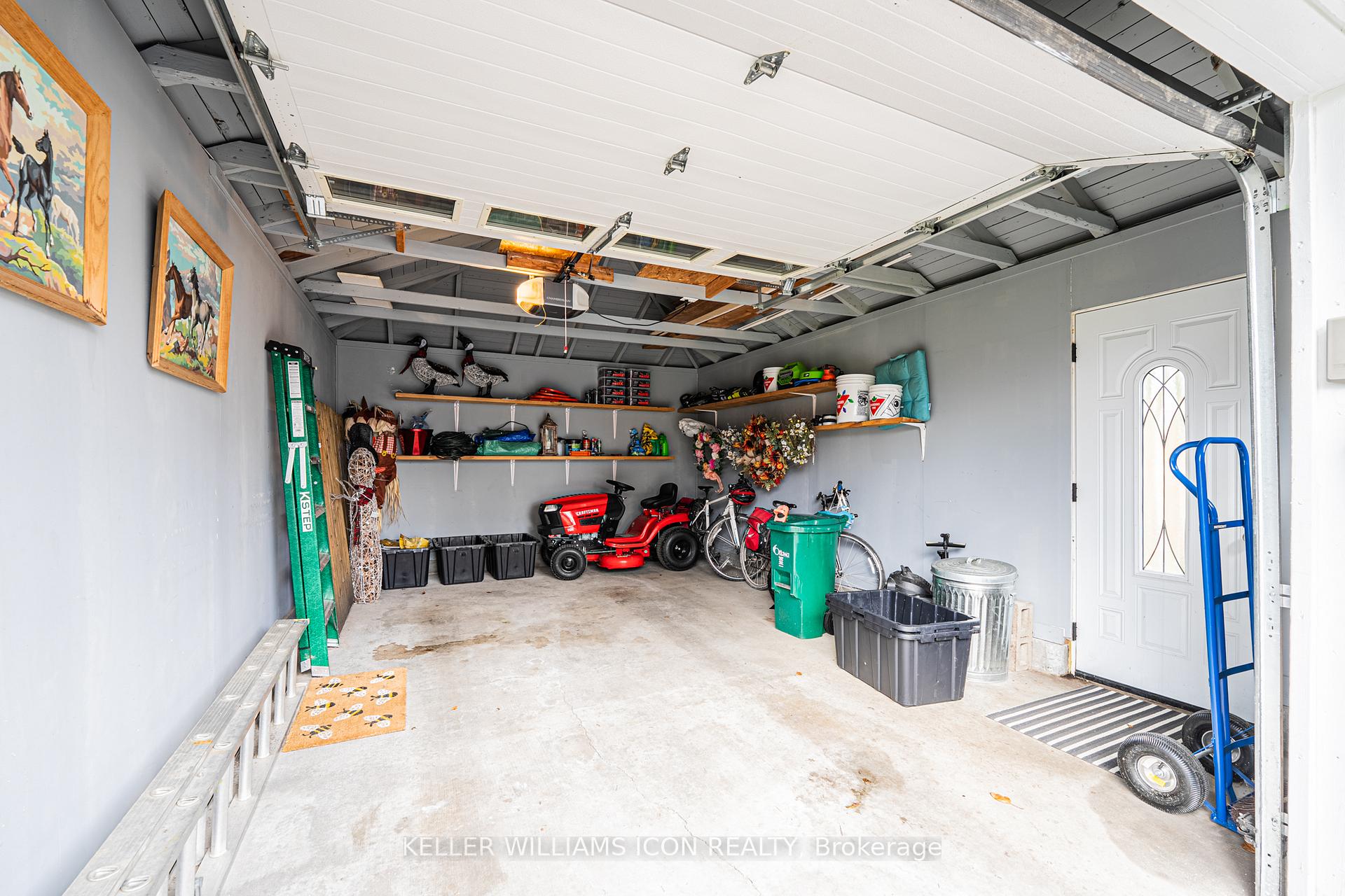 Photo 40 of 320 Donald B. Munro Drive, Ottawa, Carp — HOMEH