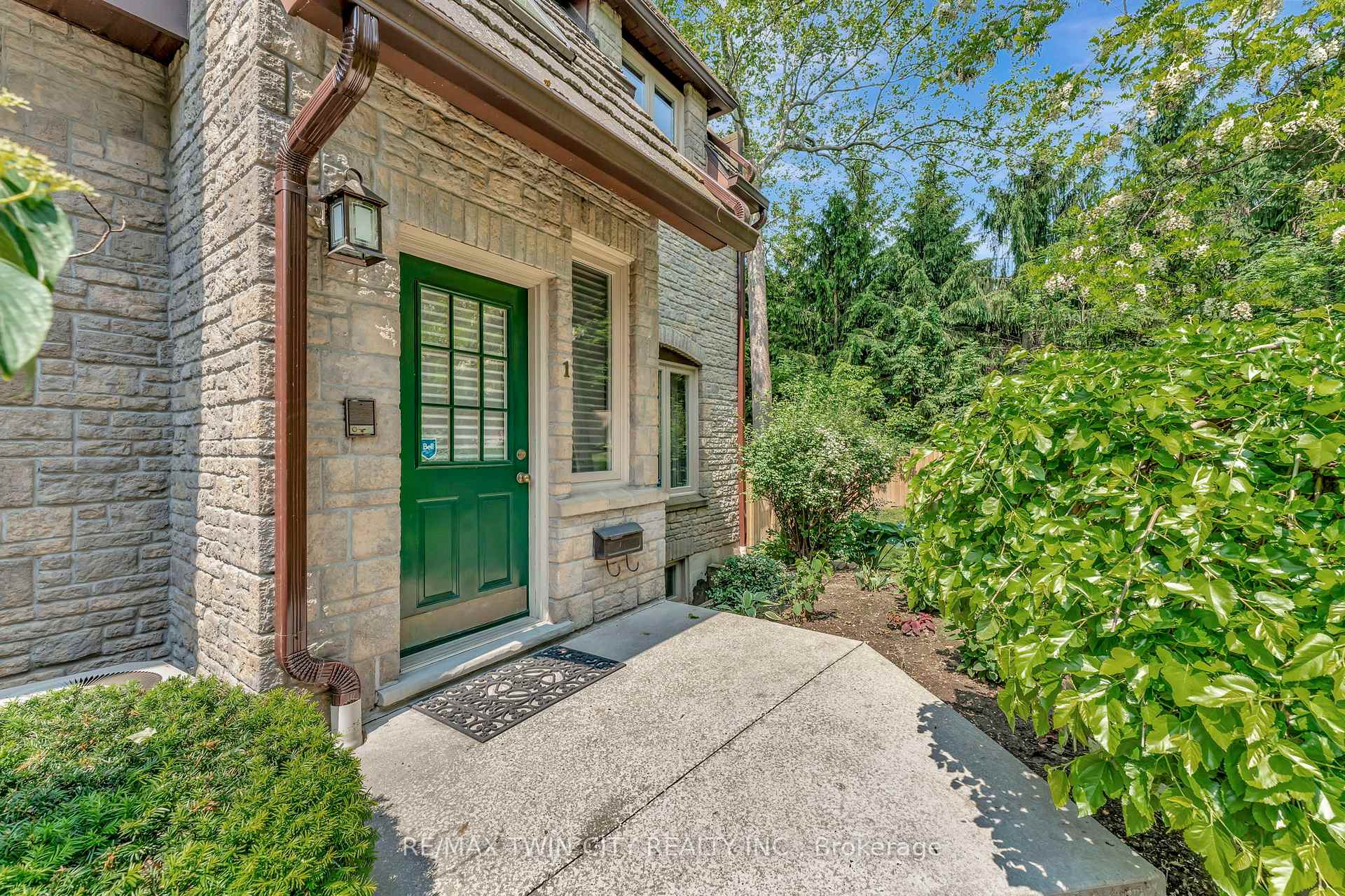 Photo 2 of Unit 1, 10 Stuart Street, Guelph, St. George's — HOMEH