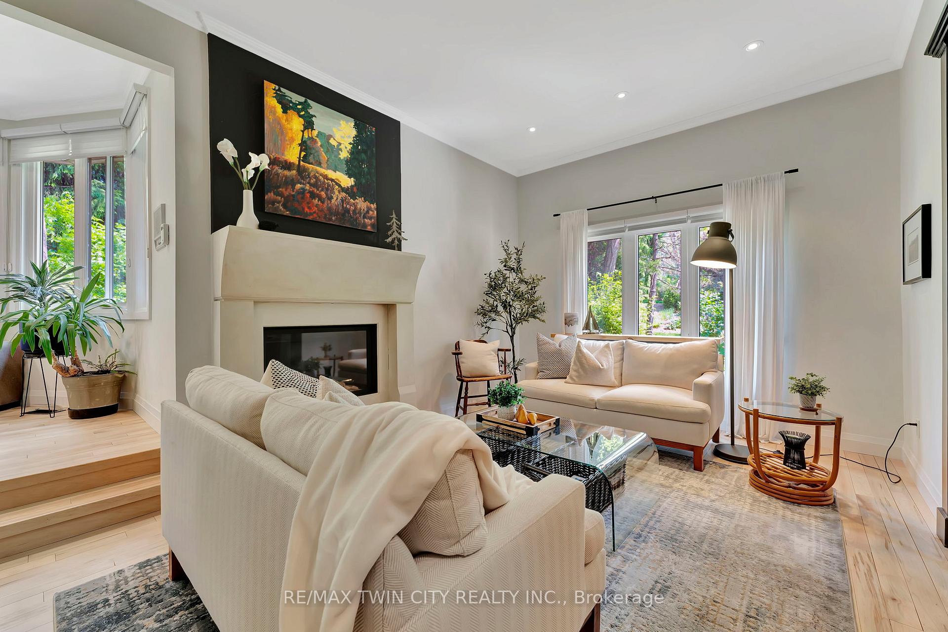 Photo 5 of Unit 1, 10 Stuart Street, Guelph, St. George's — HOMEH