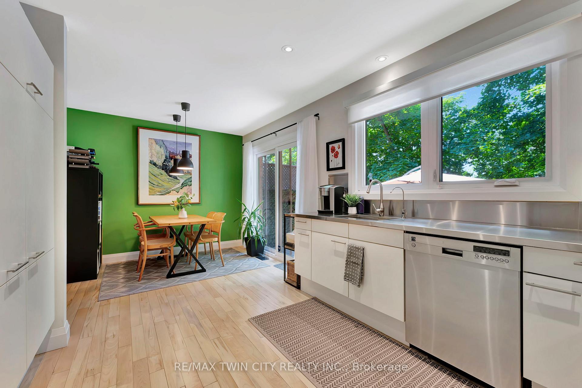 Photo 12 of Unit 1, 10 Stuart Street, Guelph, St. George's — HOMEH