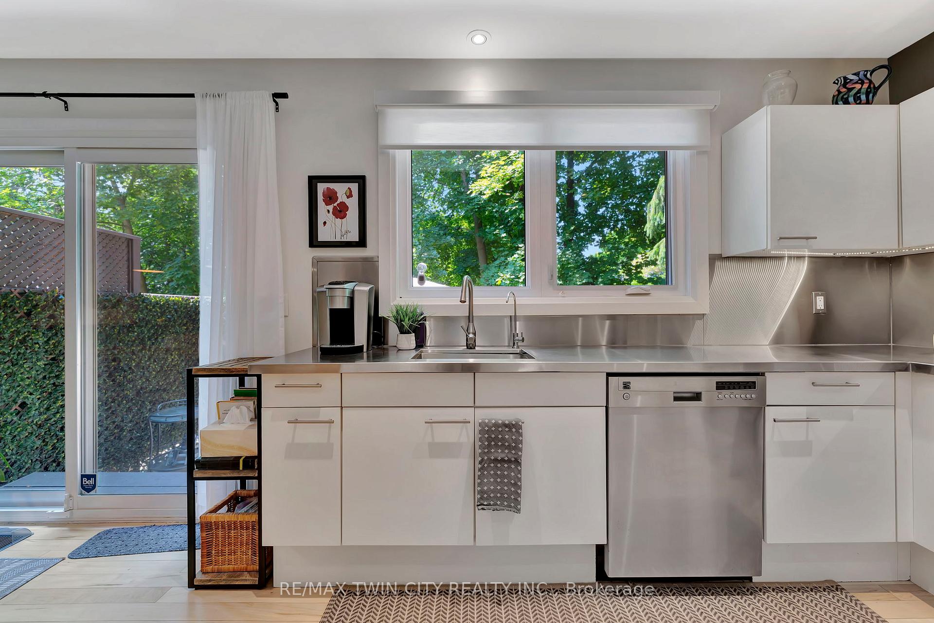 Photo 14 of Unit 1, 10 Stuart Street, Guelph, St. George's — HOMEH