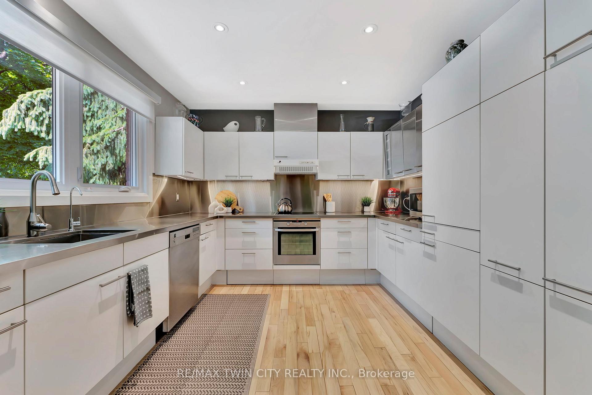 Photo 15 of Unit 1, 10 Stuart Street, Guelph, St. George's — HOMEH