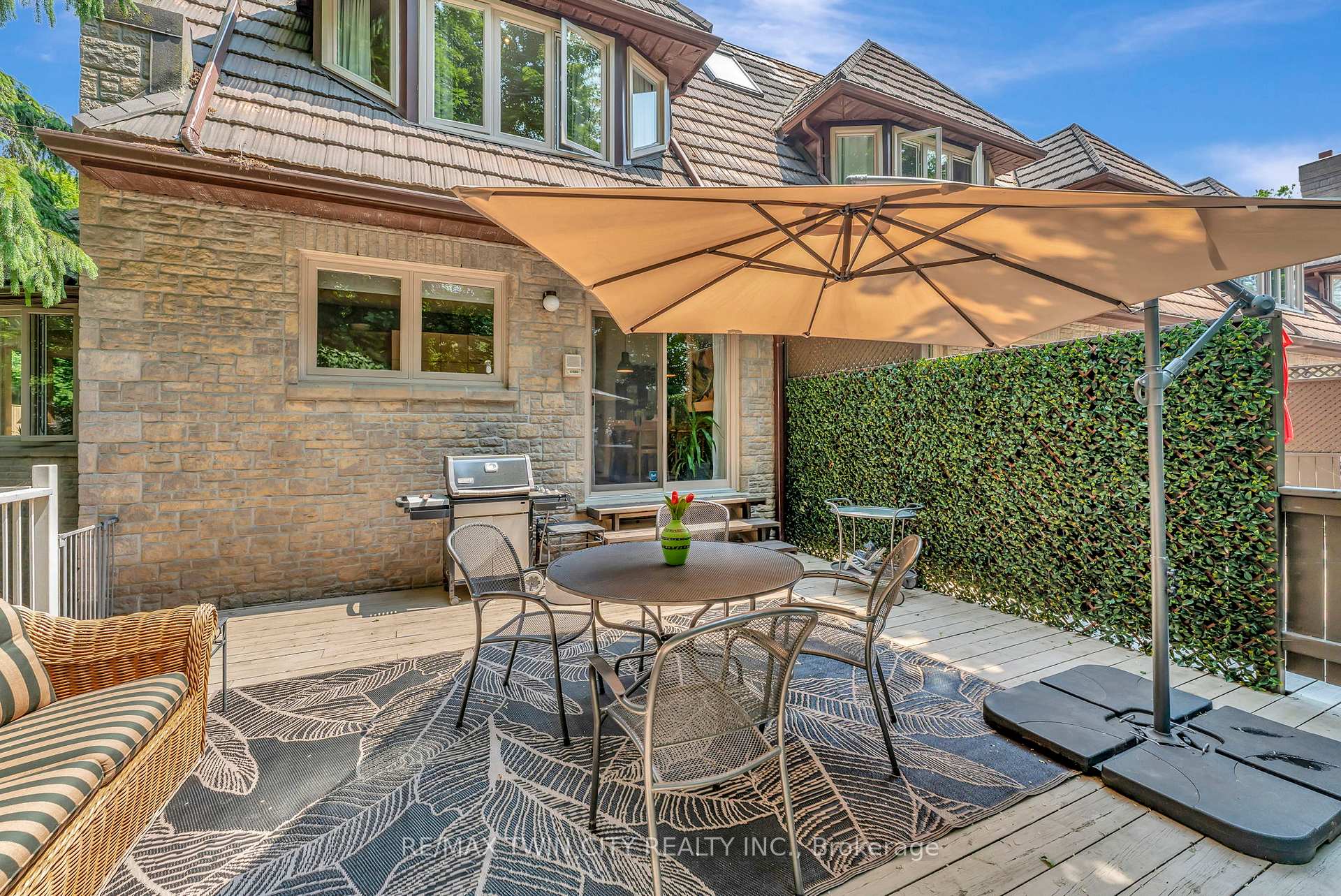 Photo 30 of Unit 1, 10 Stuart Street, Guelph, St. George's — HOMEH