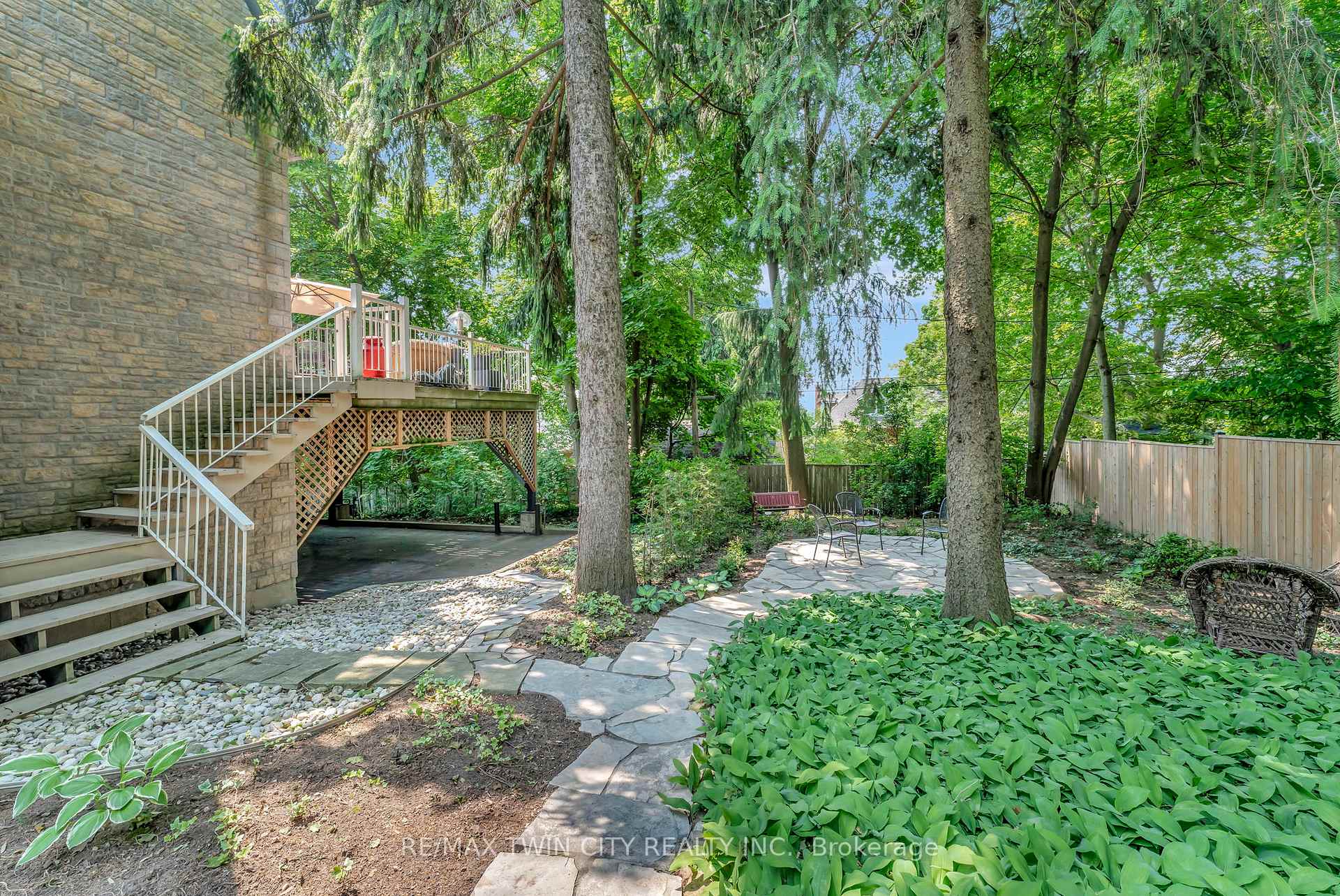 Photo 31 of Unit 1, 10 Stuart Street, Guelph, St. George's — HOMEH