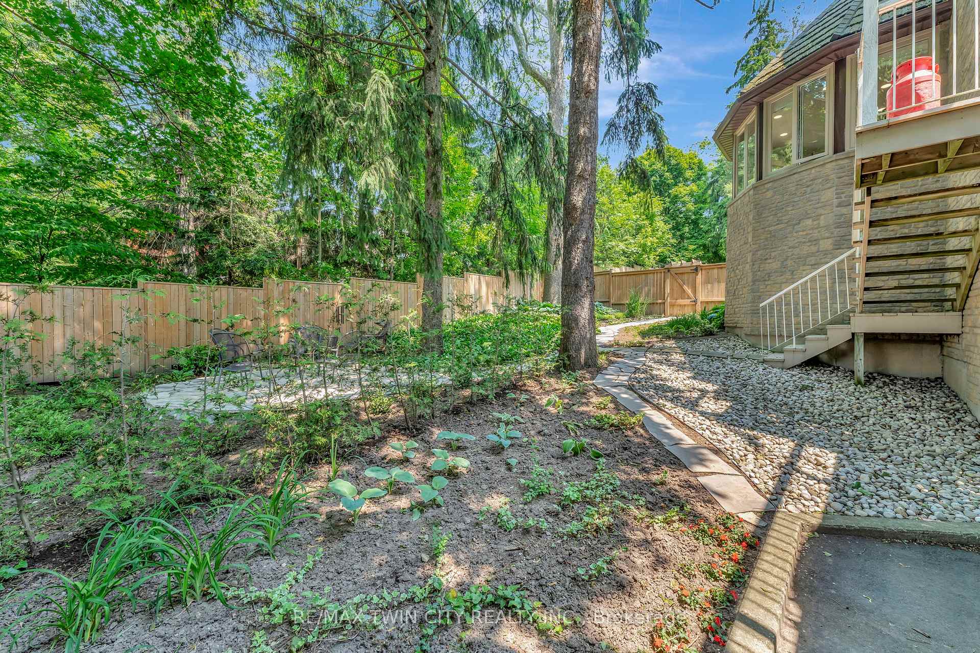 Photo 34 of Unit 1, 10 Stuart Street, Guelph, St. George's — HOMEH