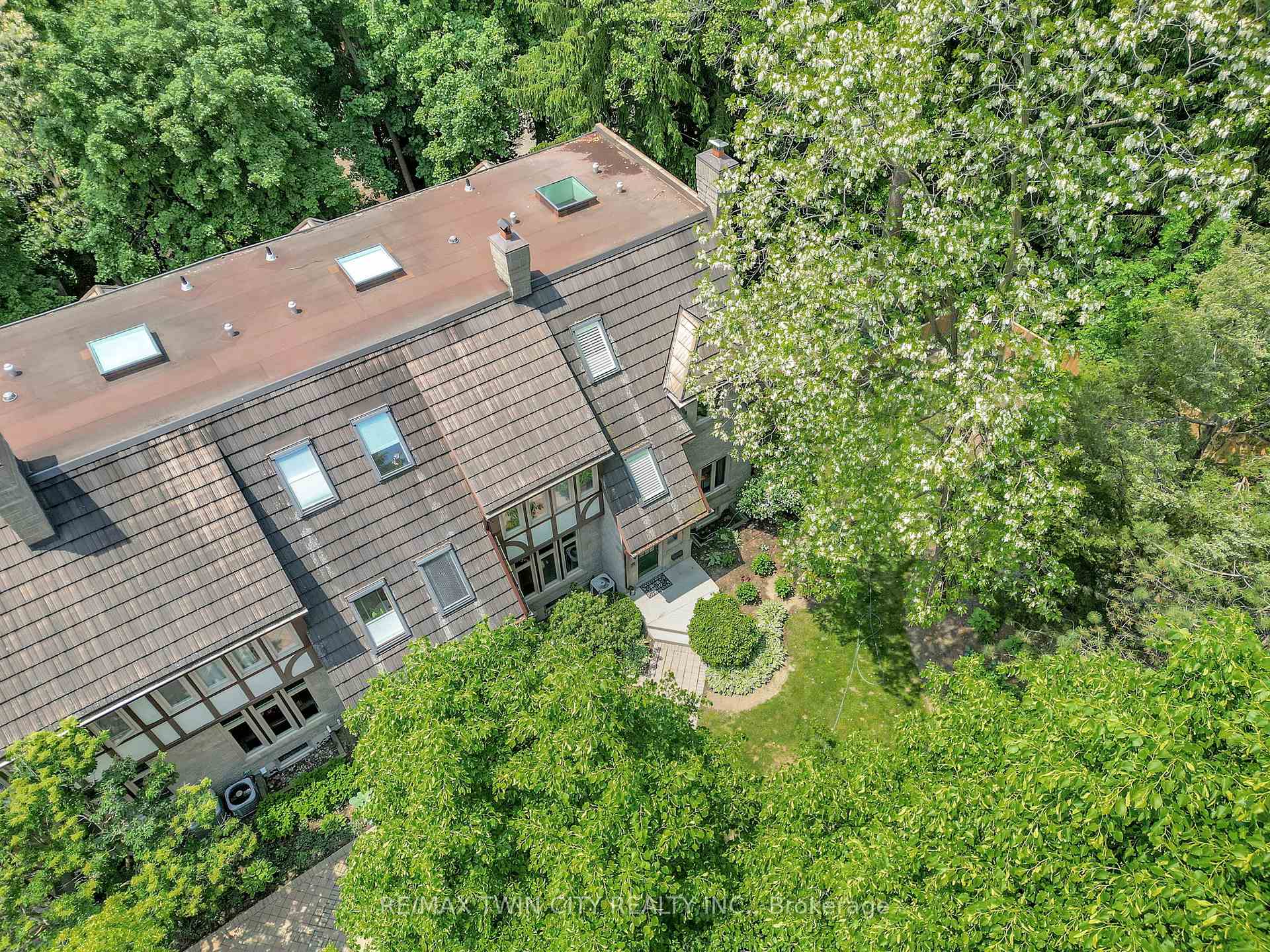 Photo 36 of Unit 1, 10 Stuart Street, Guelph, St. George's — HOMEH
