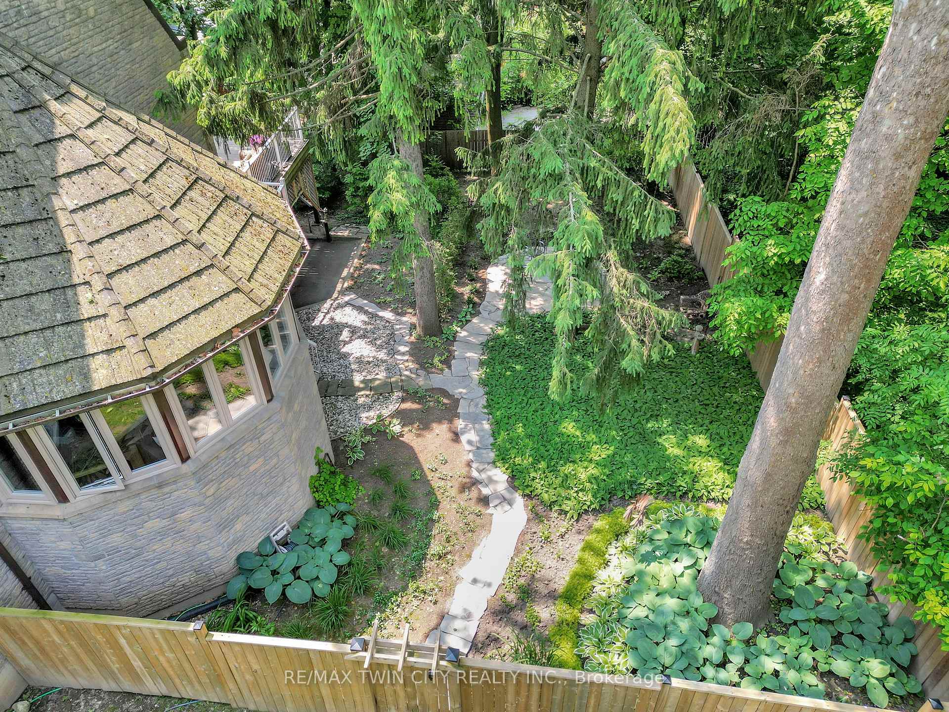 Photo 40 of Unit 1, 10 Stuart Street, Guelph, St. George's — HOMEH