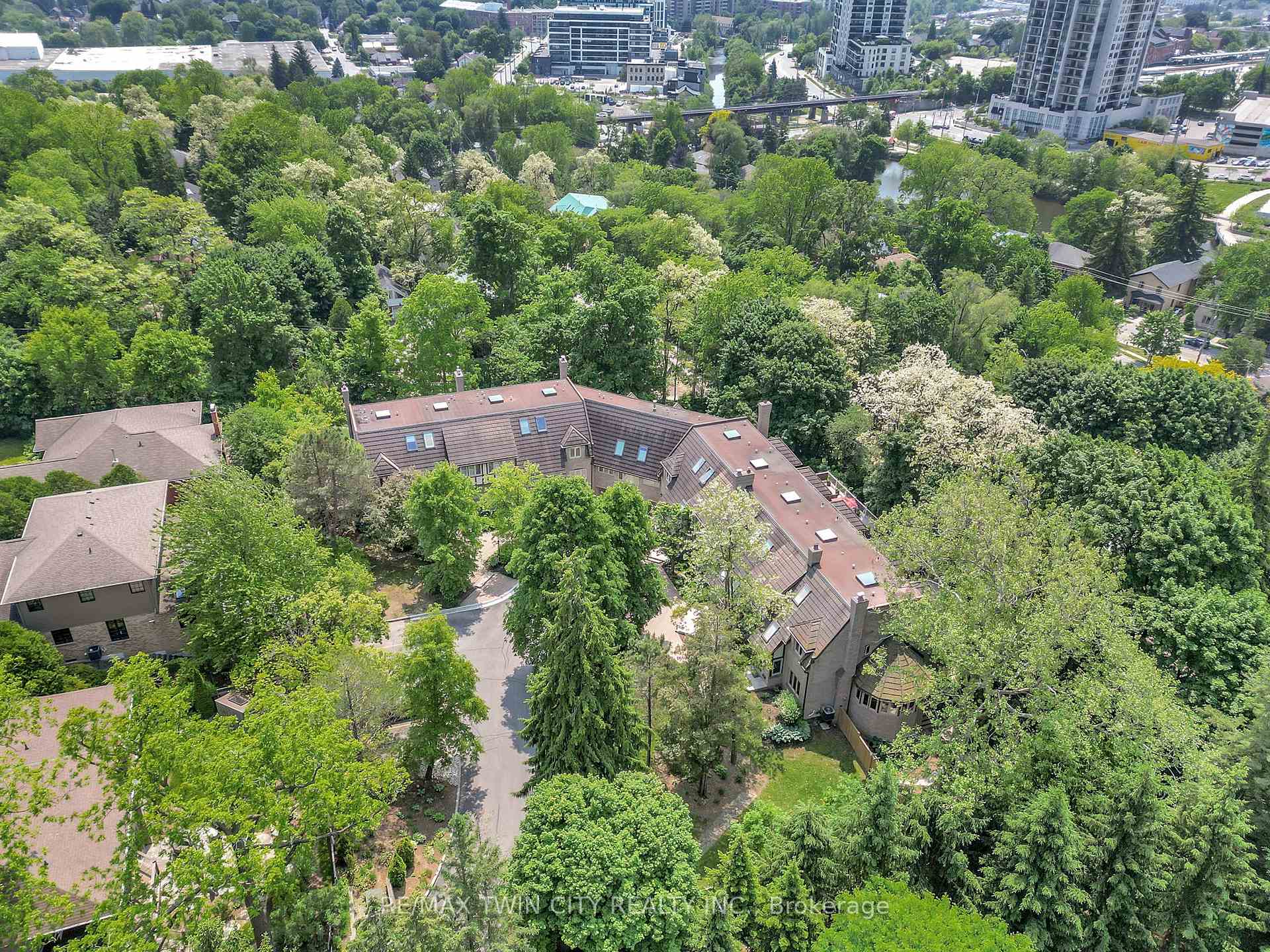 Photo 42 of Unit 1, 10 Stuart Street, Guelph, St. George's — HOMEH