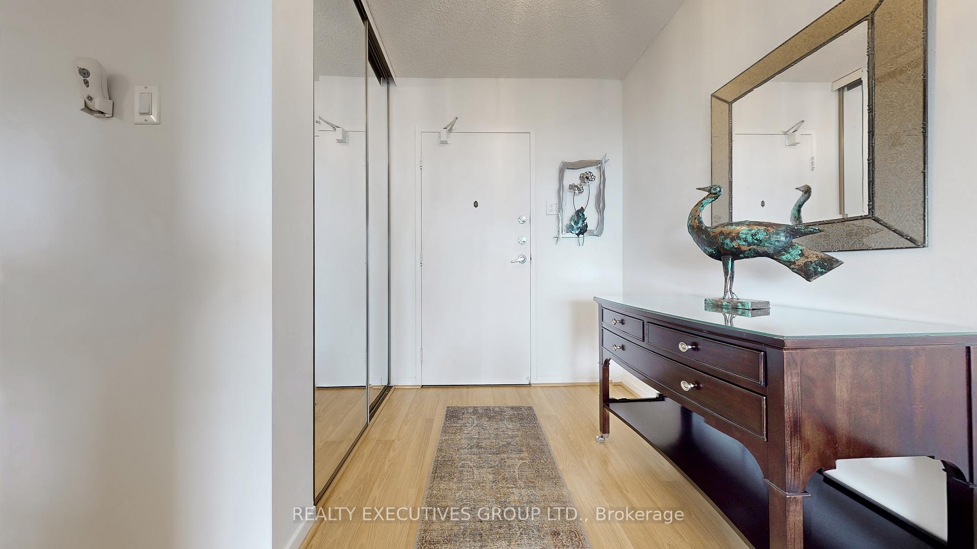 Photo 5 of Unit 1601, 8111 Yonge Street, Markham, Royal Orchard — HOMEH