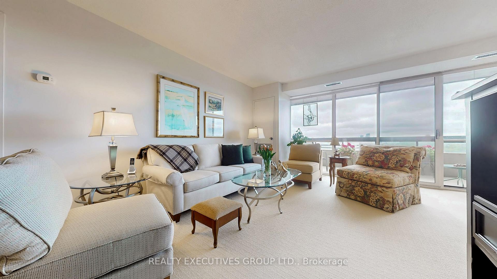 Photo 6 of Unit 1601, 8111 Yonge Street, Markham, Royal Orchard — HOMEH