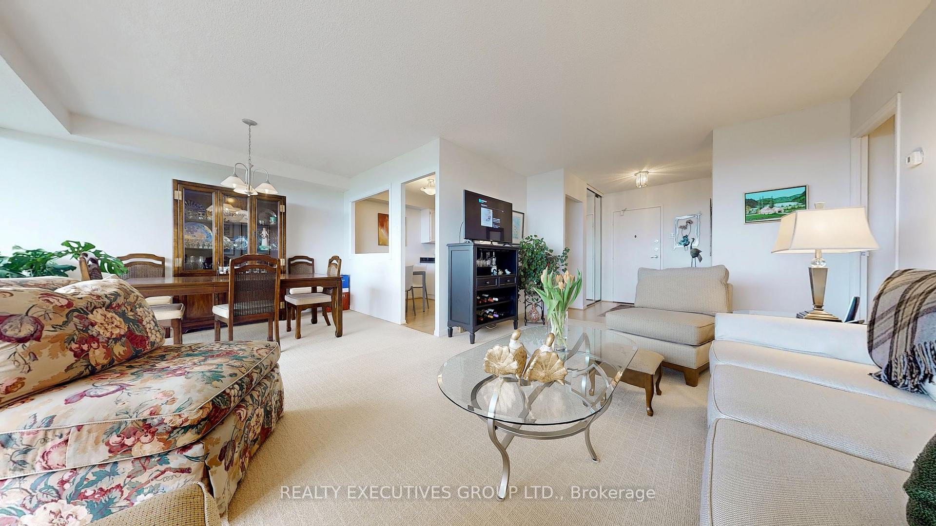 Photo 10 of Unit 1601, 8111 Yonge Street, Markham, Royal Orchard — HOMEH