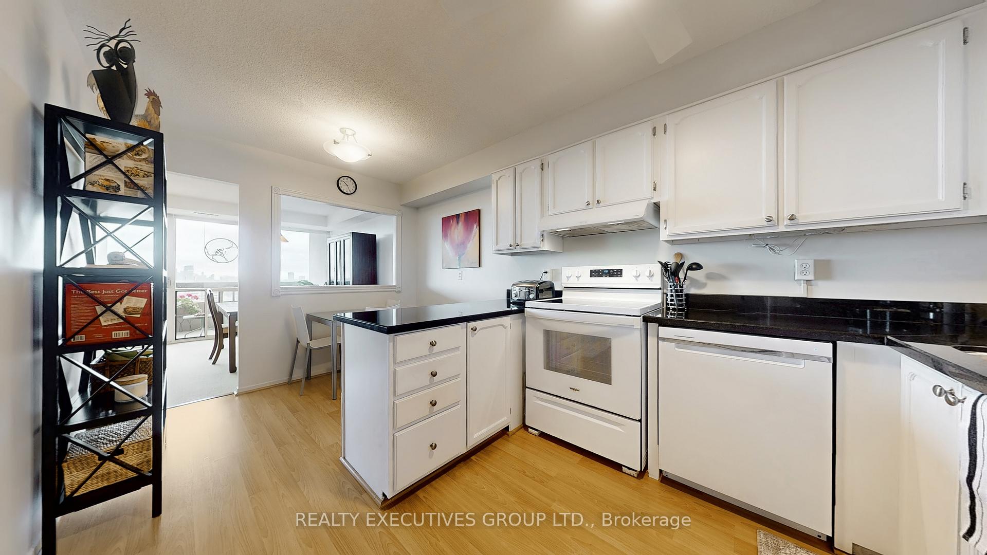 Photo 13 of Unit 1601, 8111 Yonge Street, Markham, Royal Orchard — HOMEH
