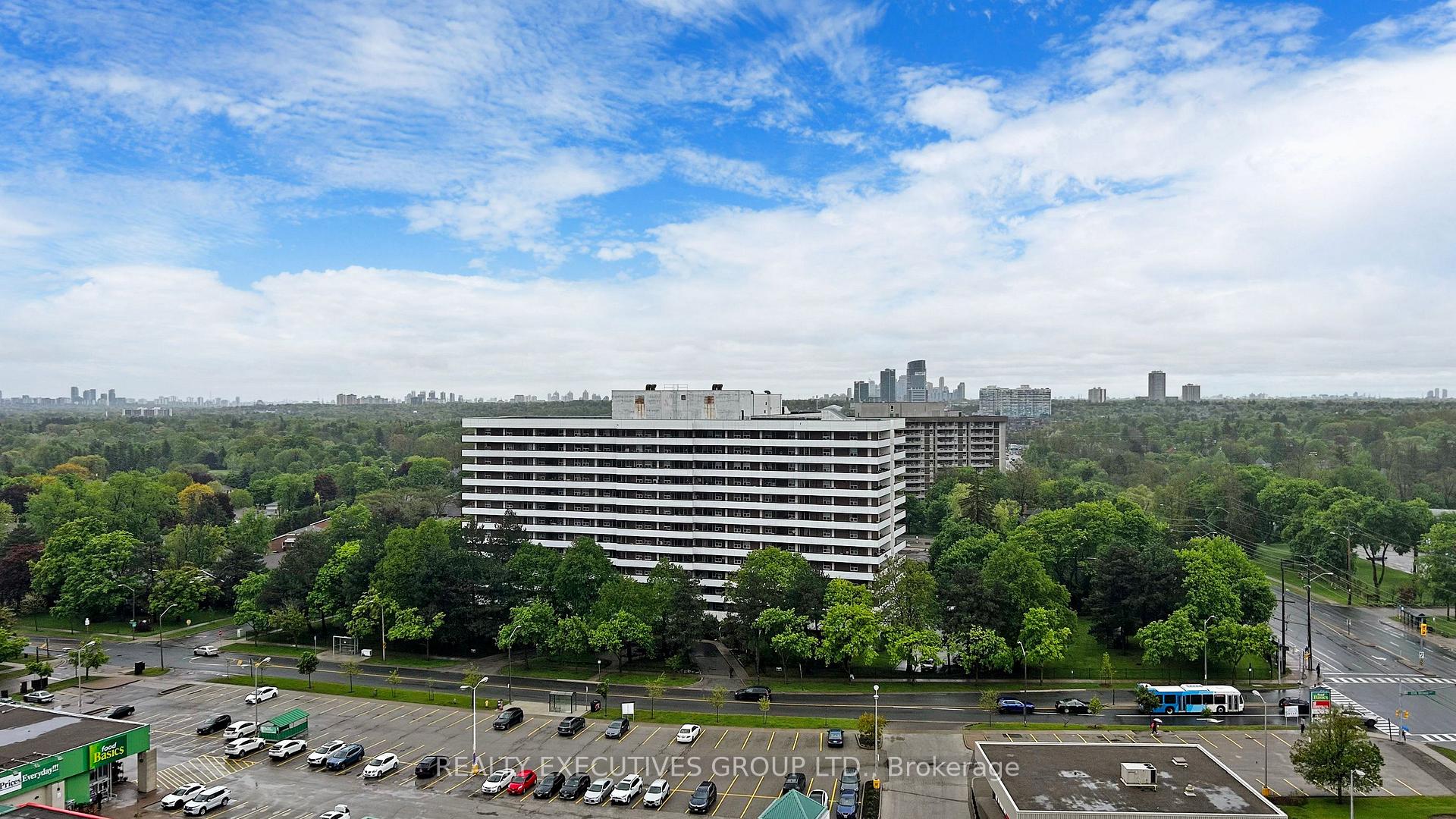 Photo 36 of Unit 1601, 8111 Yonge Street, Markham, Royal Orchard — HOMEH