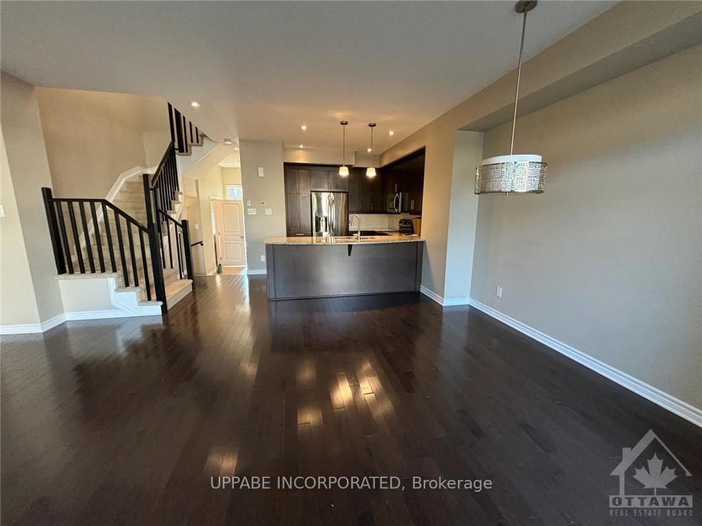 Photo 3 of 632 Guernsey Place, Ottawa, Riverside South/Gloucester Glen — HOMEH