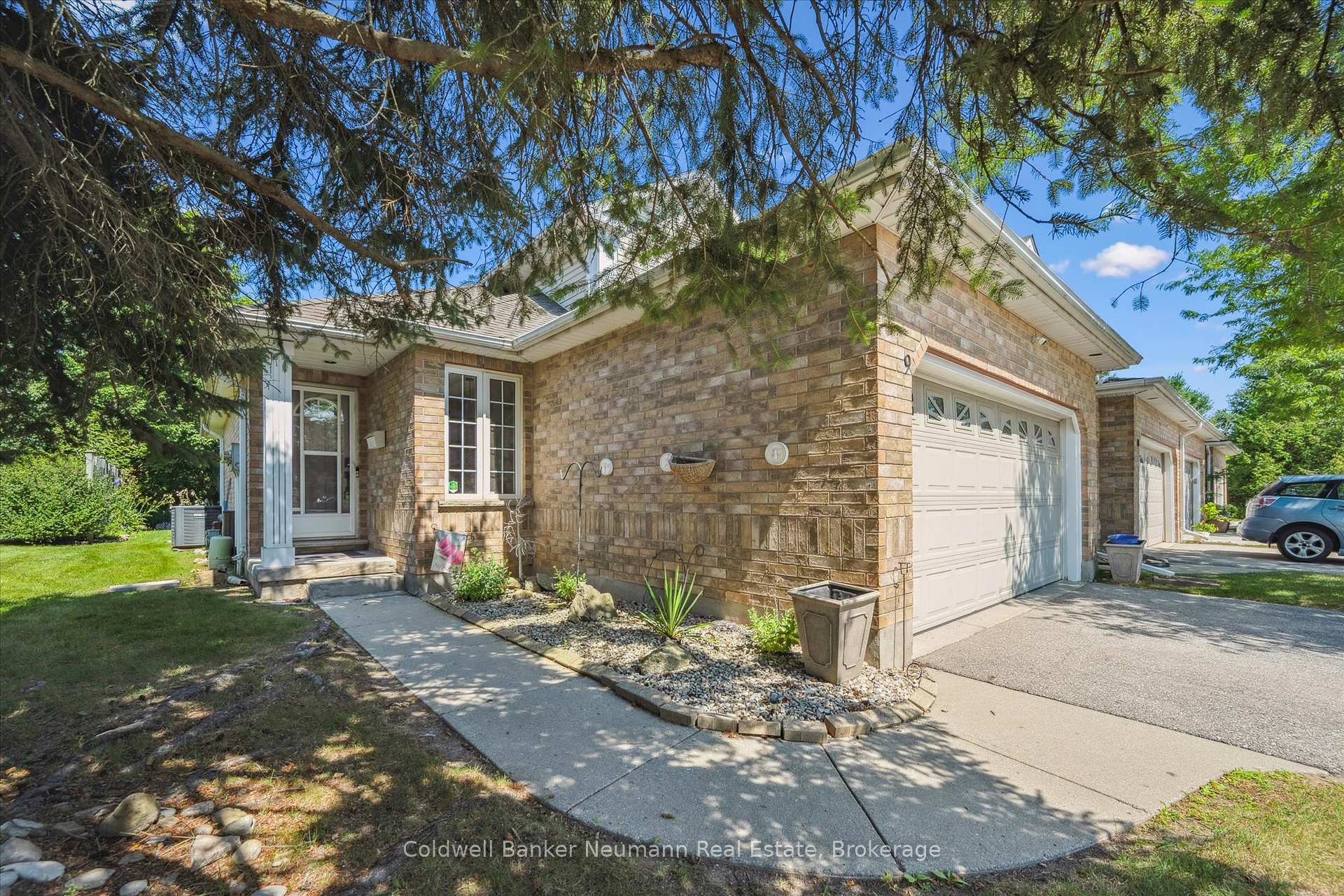 Photo 2 of Unit 9, 1550 Gordon Street, Guelph, Pineridge/Westminster Woods — HOMEH