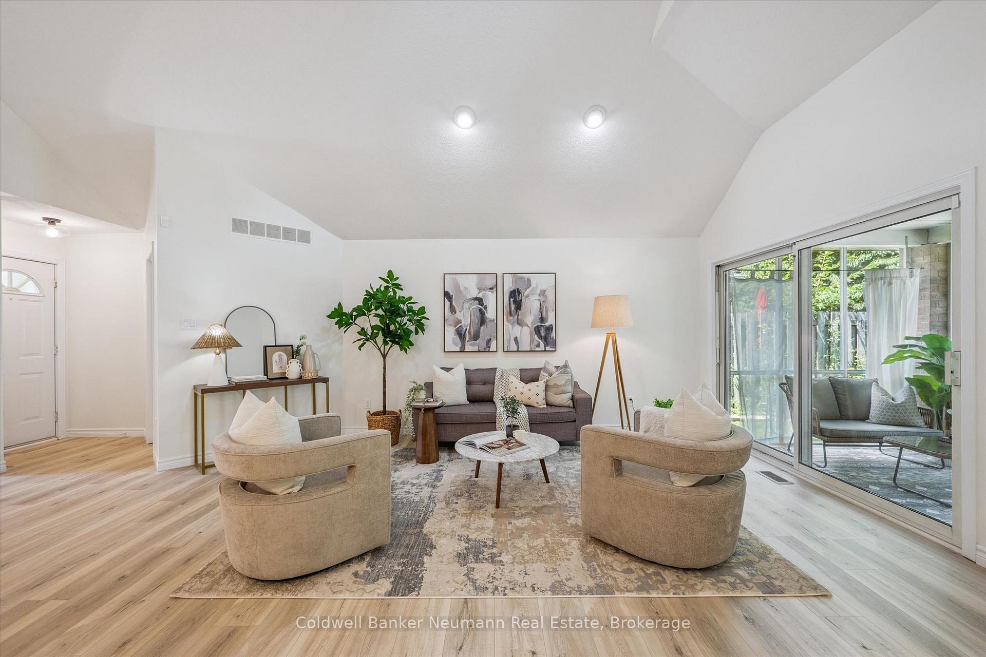 Photo 4 of Unit 9, 1550 Gordon Street, Guelph, Pineridge/Westminster Woods — HOMEH