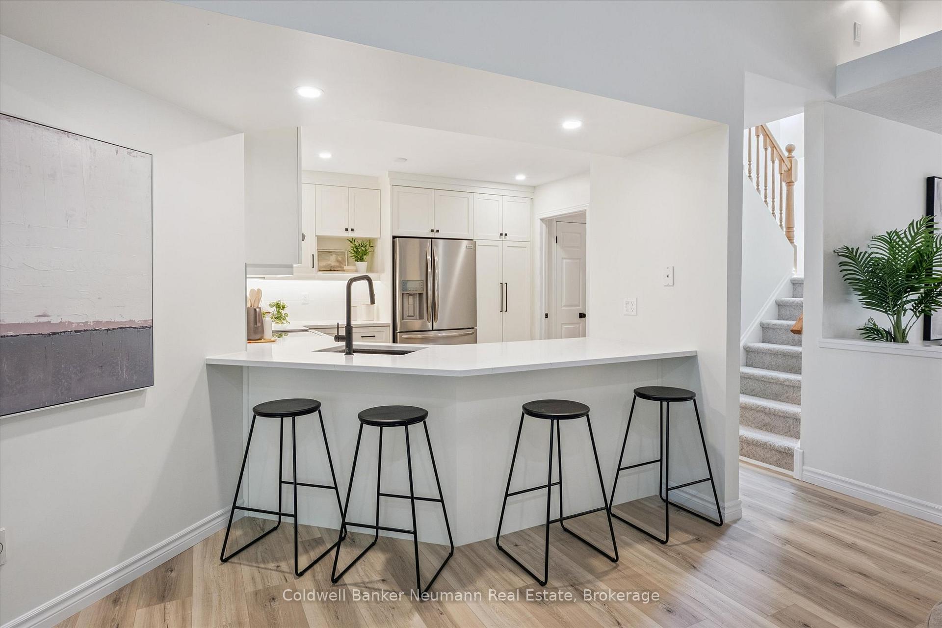 Photo 7 of Unit 9, 1550 Gordon Street, Guelph, Pineridge/Westminster Woods — HOMEH