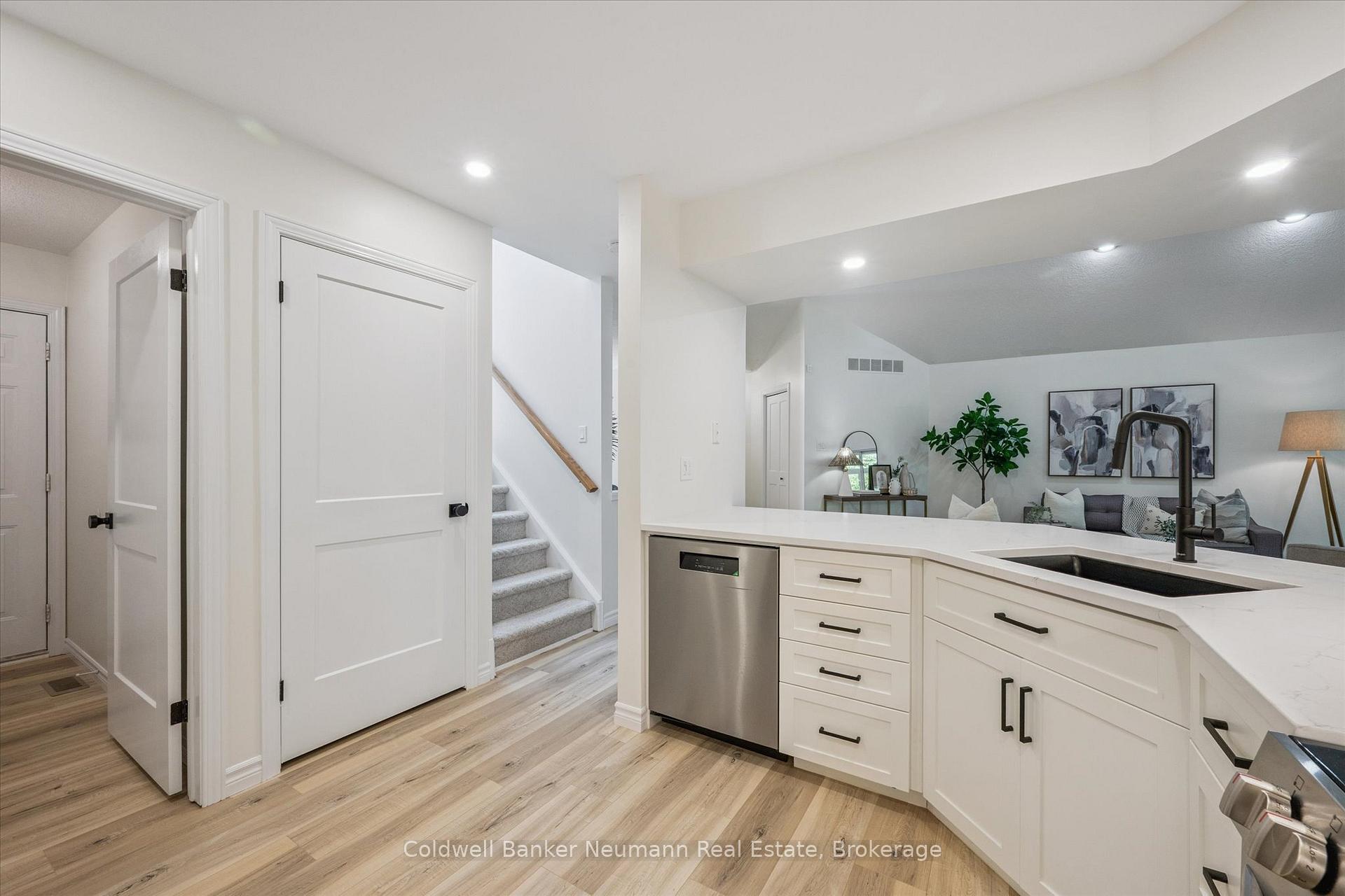 Photo 31 of Unit 9, 1550 Gordon Street, Guelph, Pineridge/Westminster Woods — HOMEH