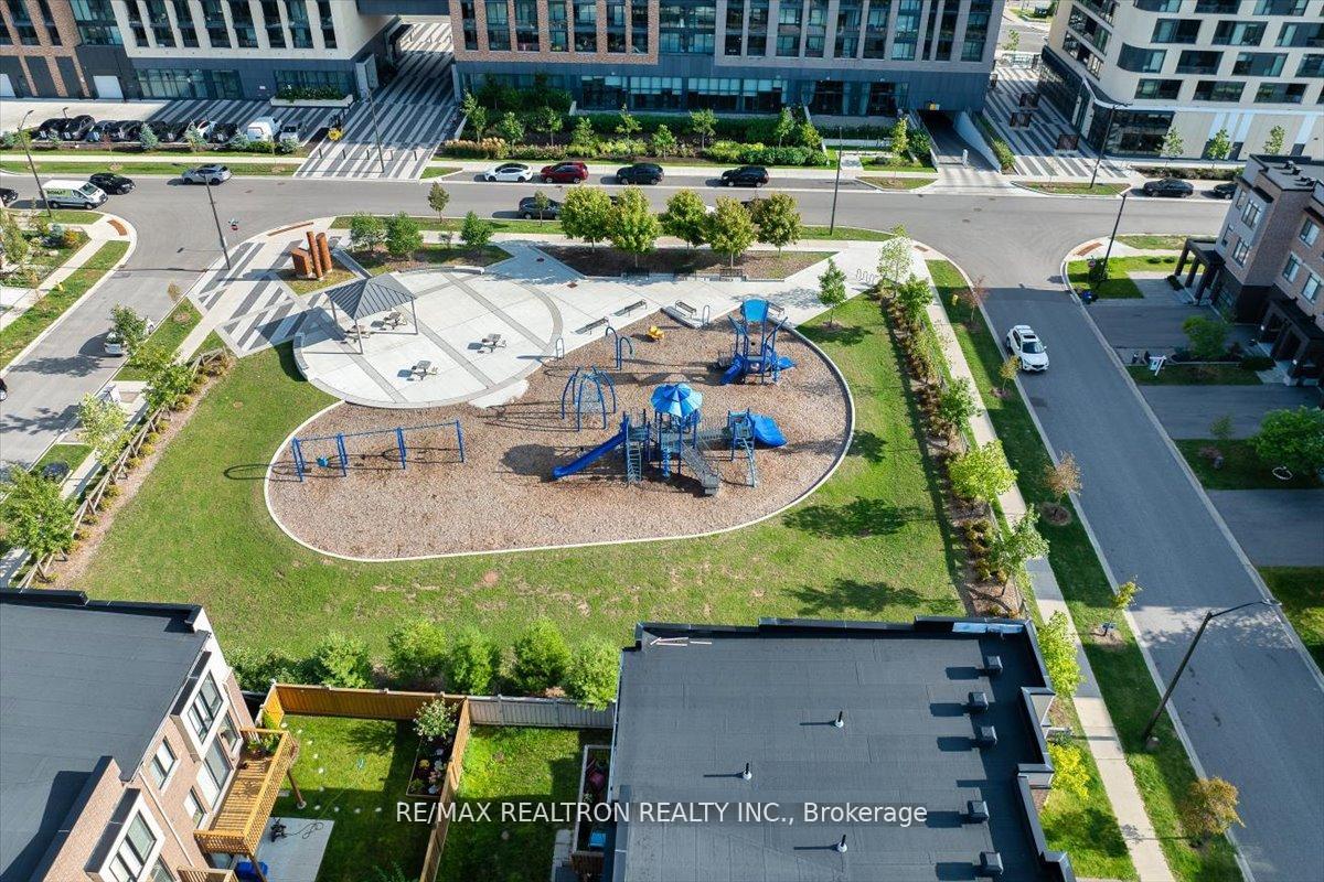 Photo 5 of Unit 204, 99 Eagle Rock Way, Vaughan, Rural Vaughan — HOMEH