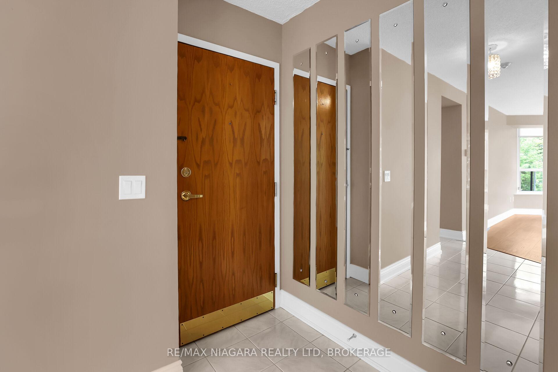 Photo 2 of Unit 304, 81 Scott Street, St. Catharines, Lakeport — HOMEH