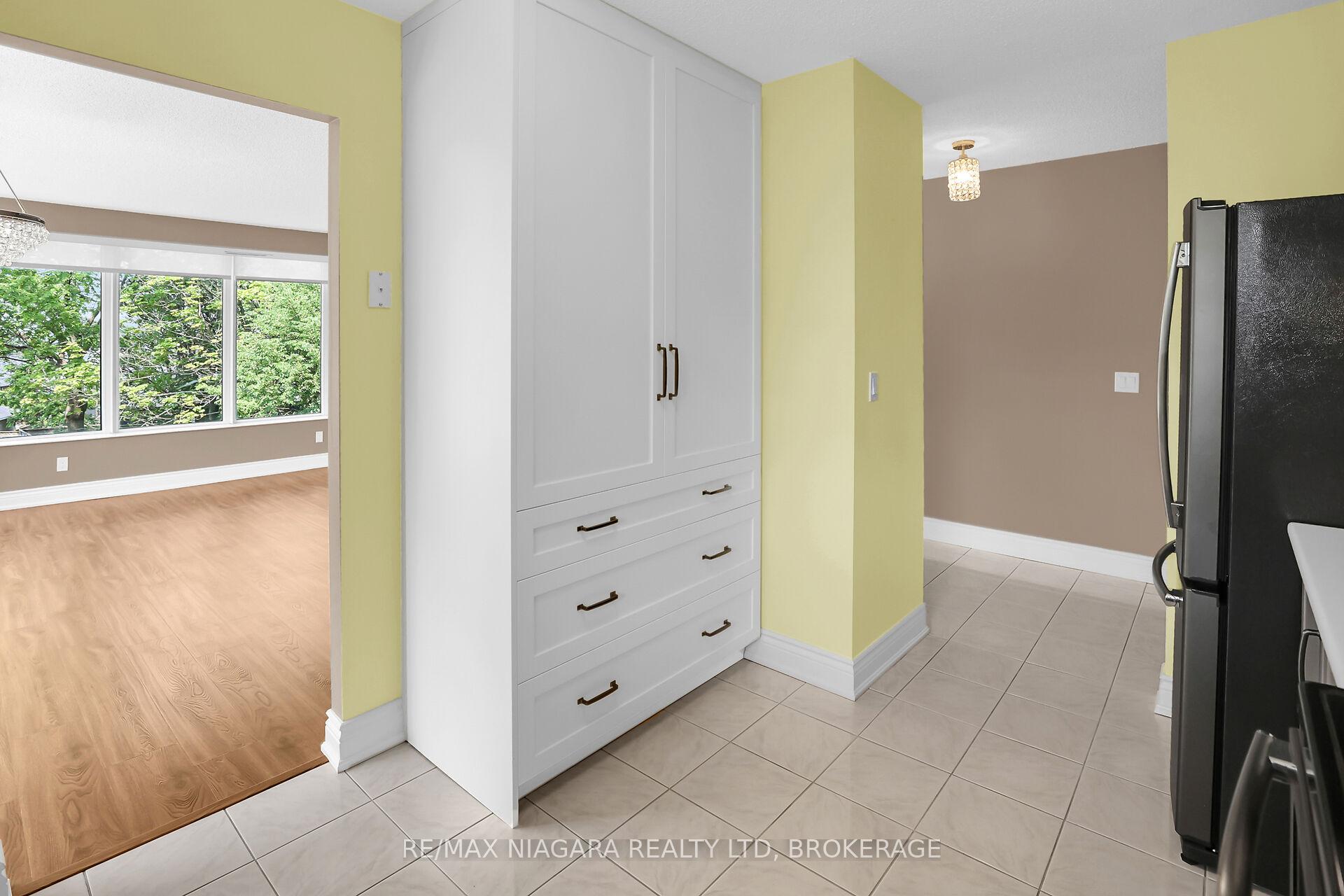 Photo 6 of Unit 304, 81 Scott Street, St. Catharines, Lakeport — HOMEH