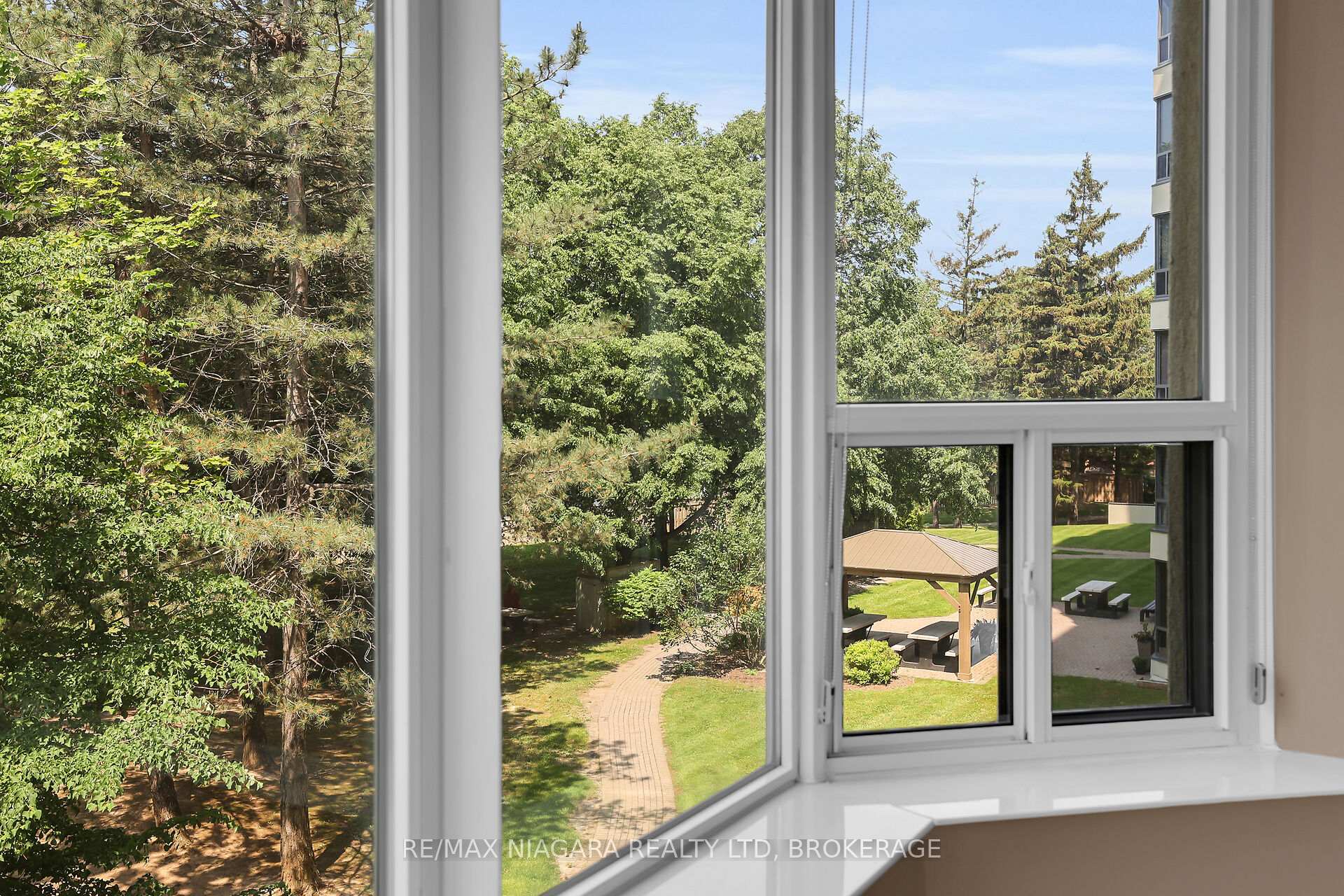 Photo 22 of Unit 304, 81 Scott Street, St. Catharines, Lakeport — HOMEH