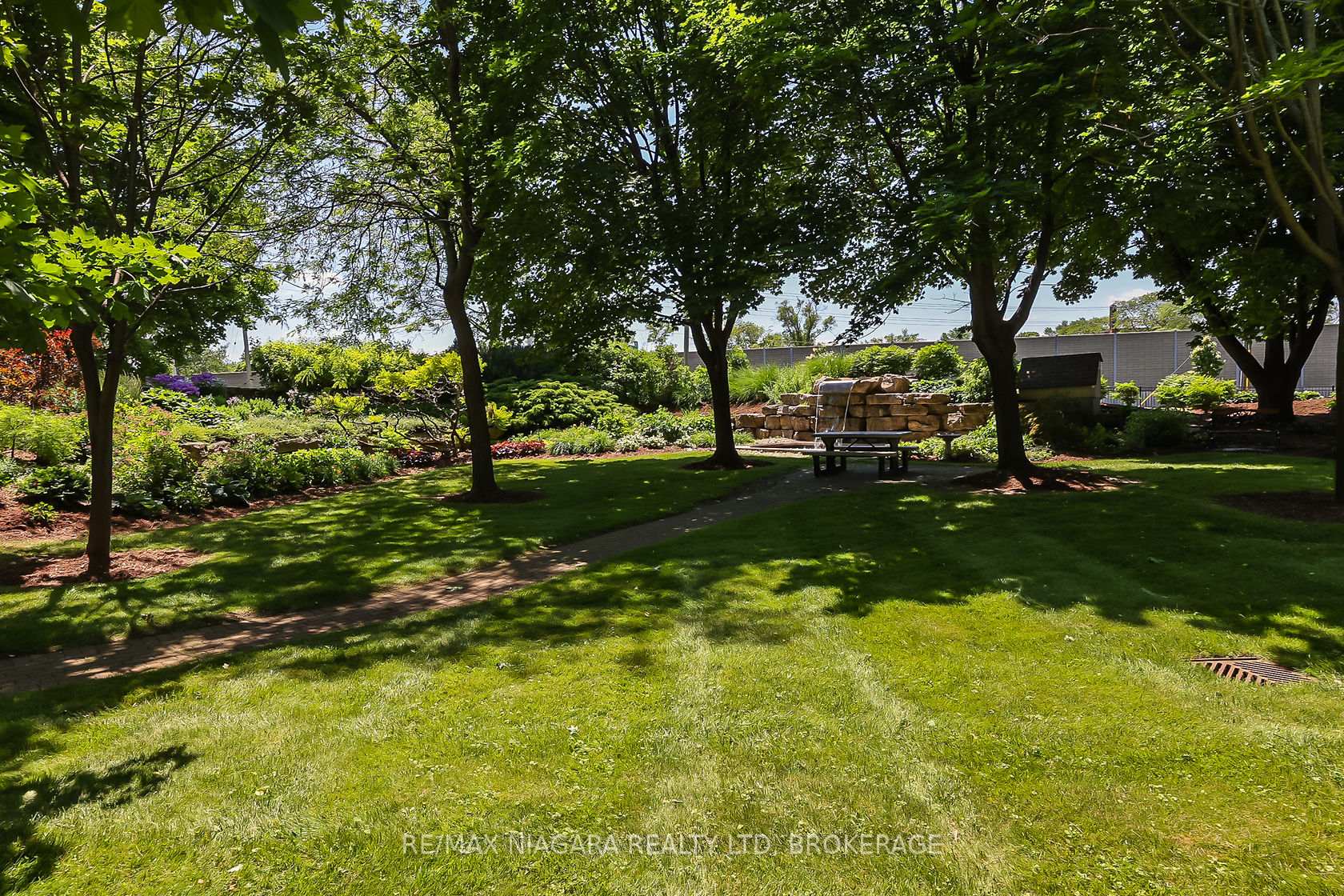 Photo 39 of Unit 304, 81 Scott Street, St. Catharines, Lakeport — HOMEH