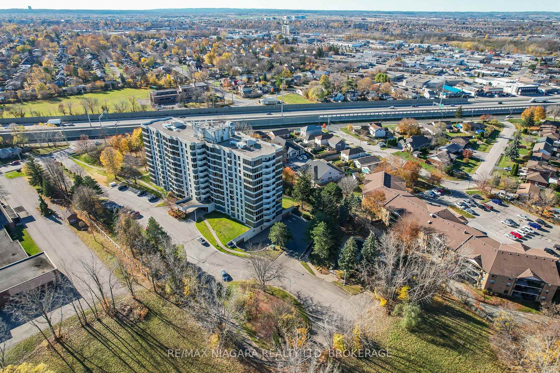 Photo 43 of Unit 304, 81 Scott Street, St. Catharines, Lakeport — HOMEH