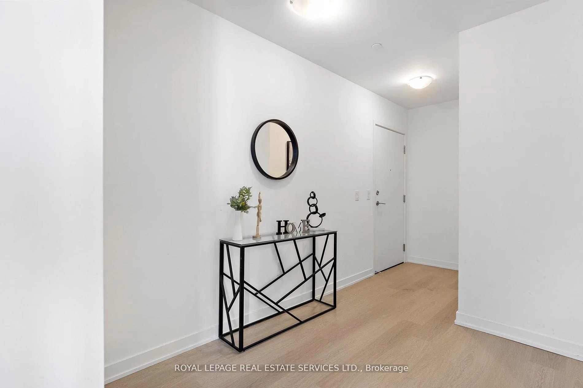 Photo 3 of Unit 720, 859 The Queensway, Etobicoke, Stonegate-Queensway — HOMEH