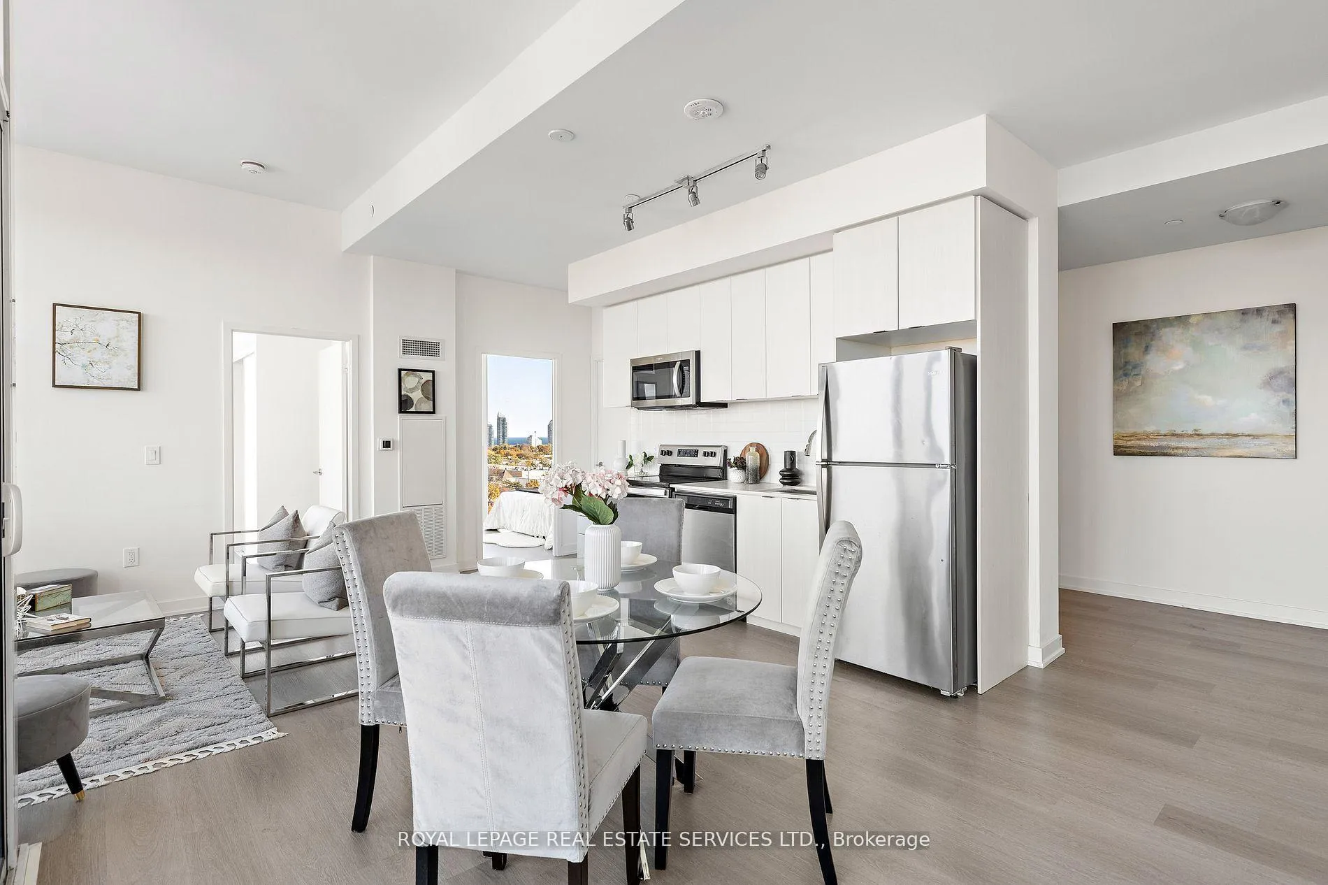 Photo 8 of Unit 720, 859 The Queensway, Etobicoke, Stonegate-Queensway — HOMEH