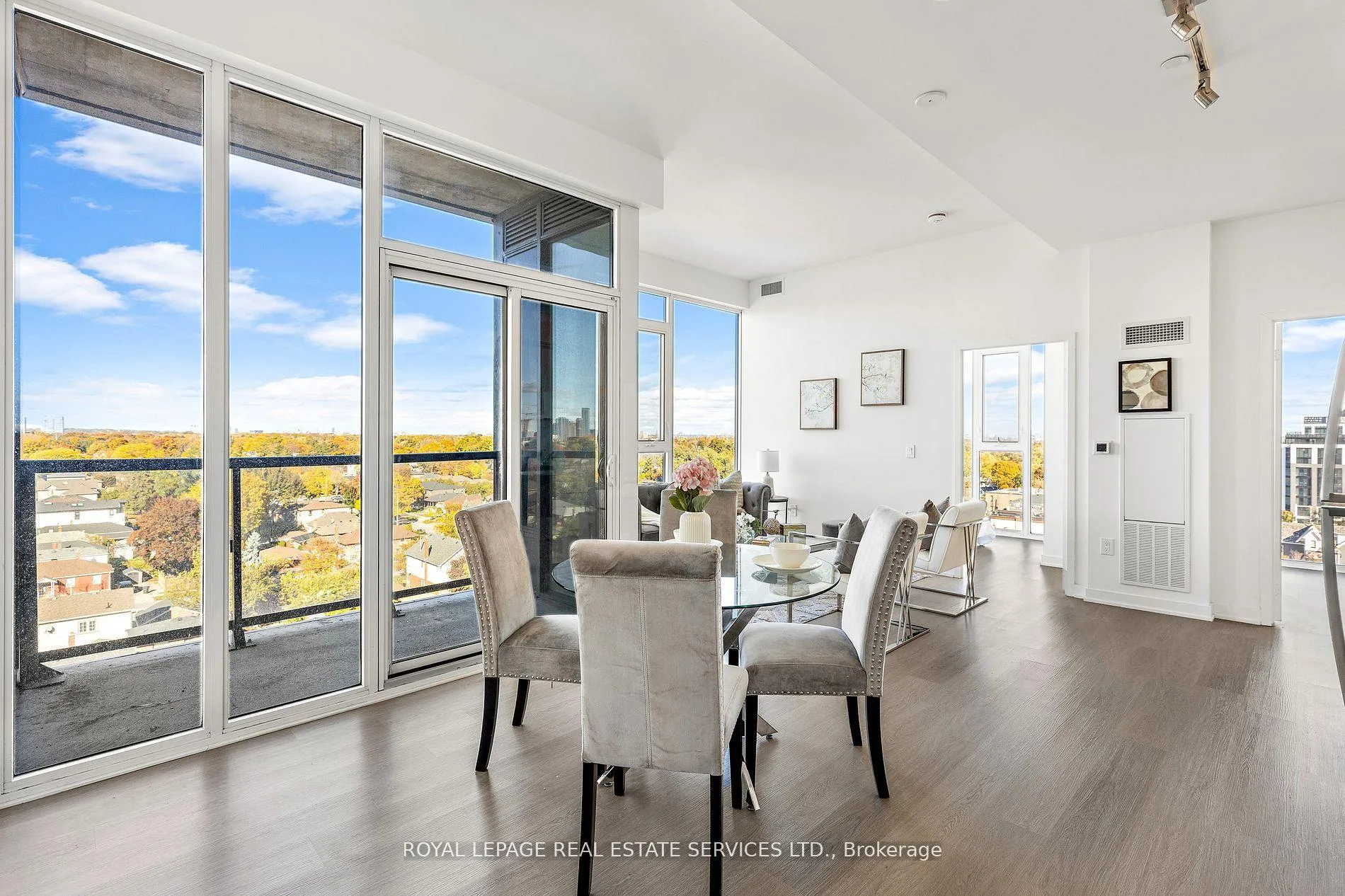 Photo 13 of Unit 720, 859 The Queensway, Etobicoke, Stonegate-Queensway — HOMEH
