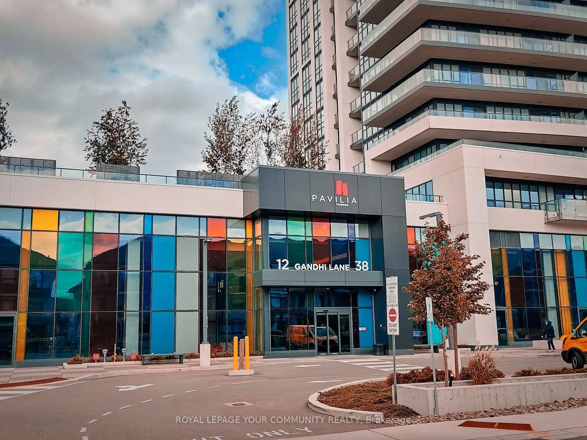 Photo 2 of Unit 2012, 12 Ghandi Lane, Markham, Aileen-Willowbrook — HOMEH