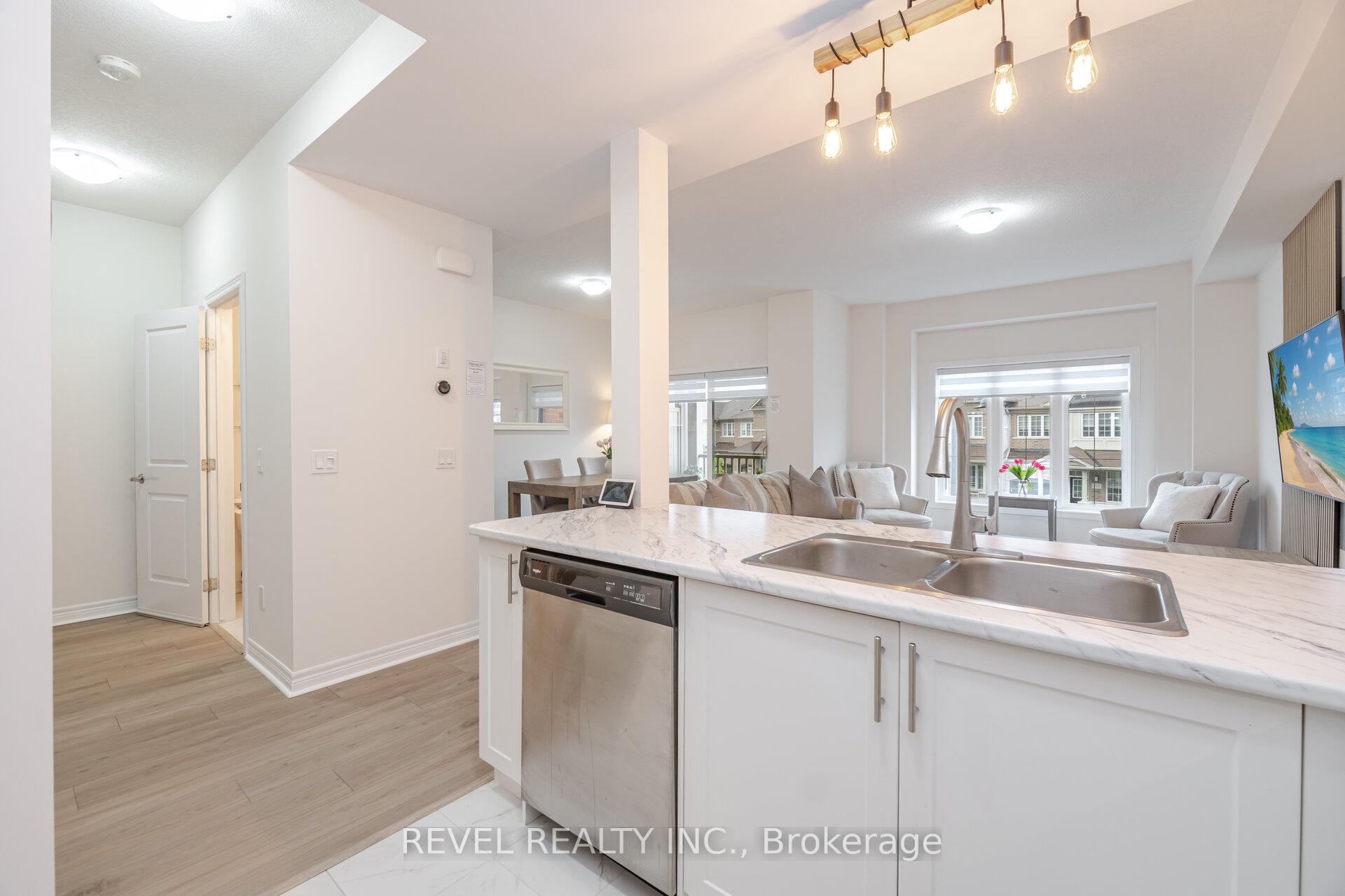 Photo 10 of 316 Humphrey Street, Hamilton, Waterdown — HOMEH