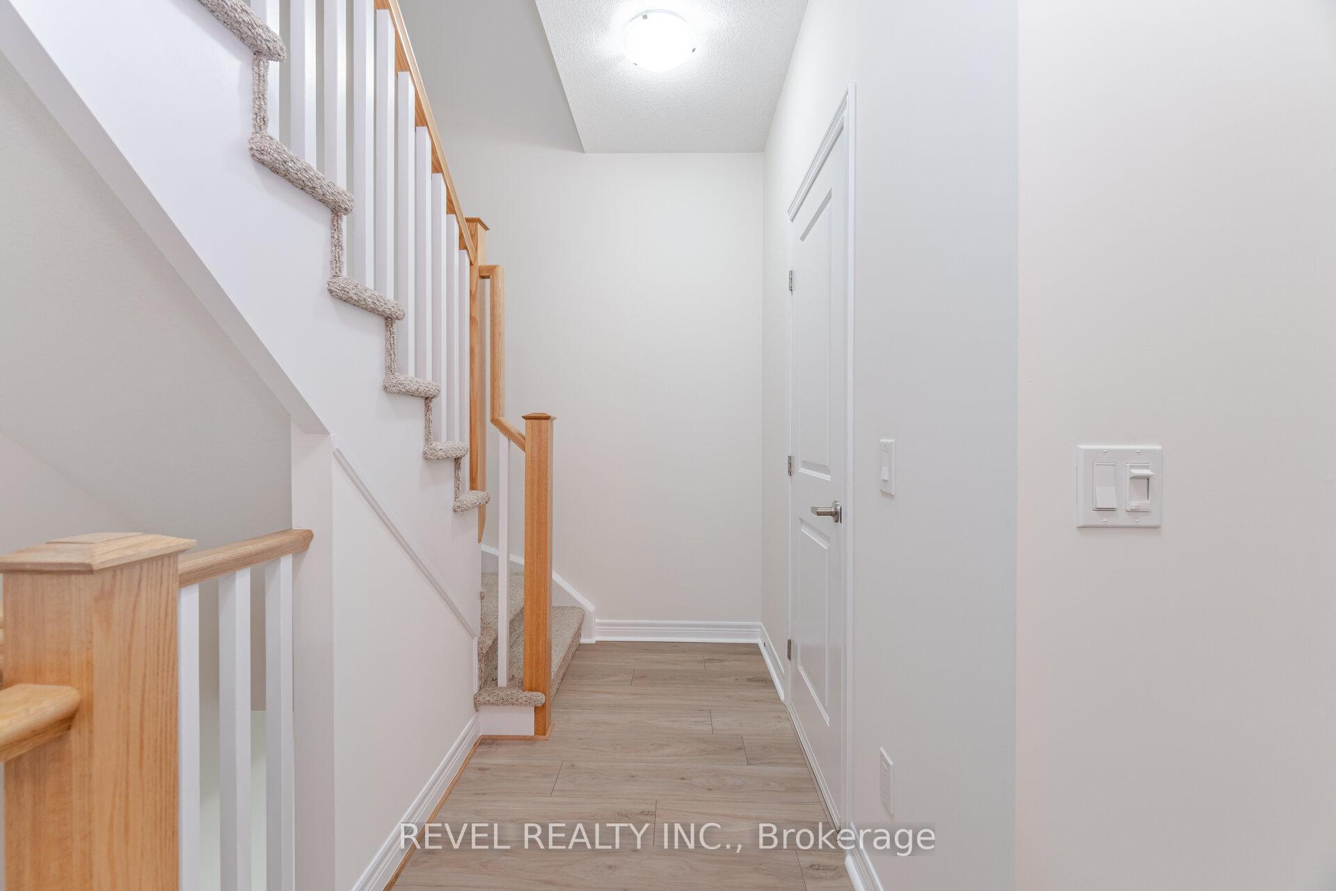 Photo 21 of 316 Humphrey Street, Hamilton, Waterdown — HOMEH