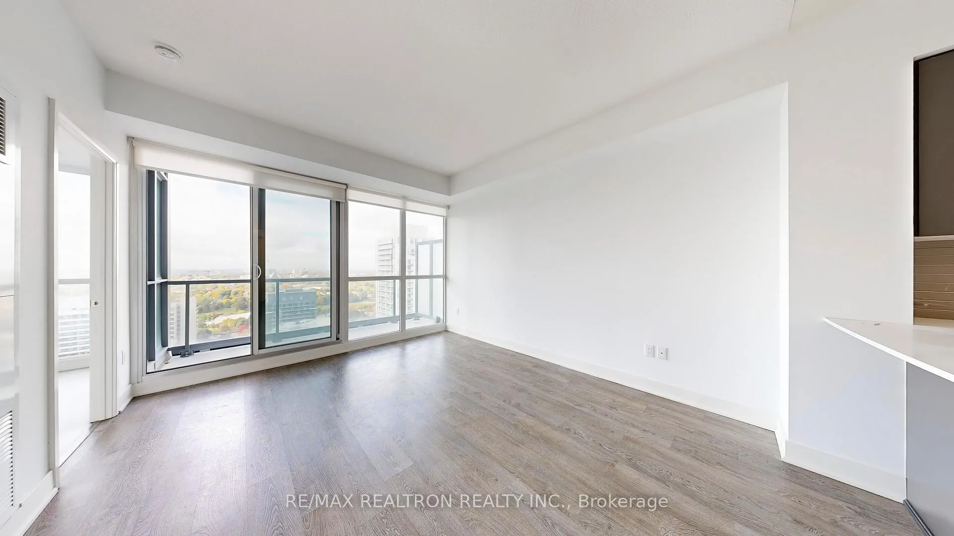 Photo 1 of Unit 3003, 30 Roehampton Avenue, Toronto, Mount Pleasant West — HOMEH