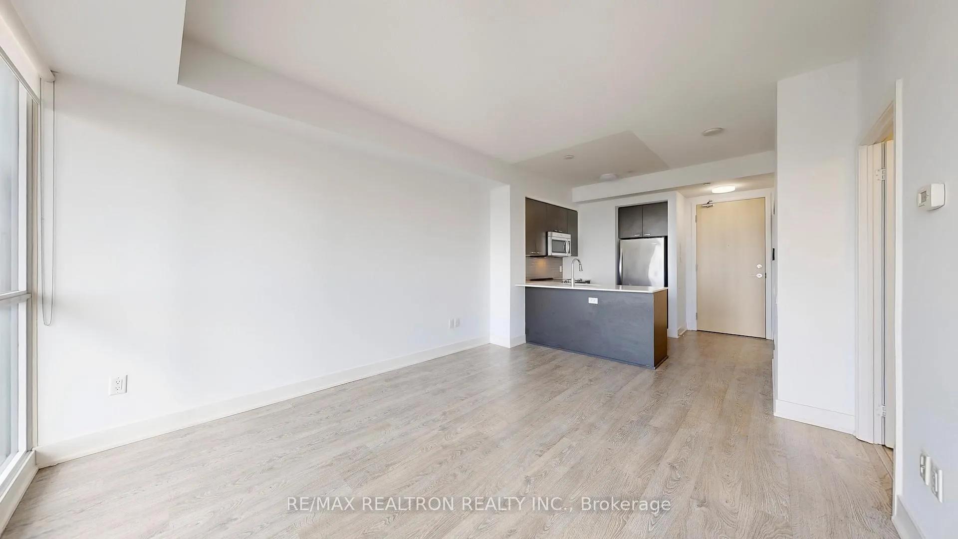 Photo 5 of Unit 3003, 30 Roehampton Avenue, Toronto, Mount Pleasant West — HOMEH