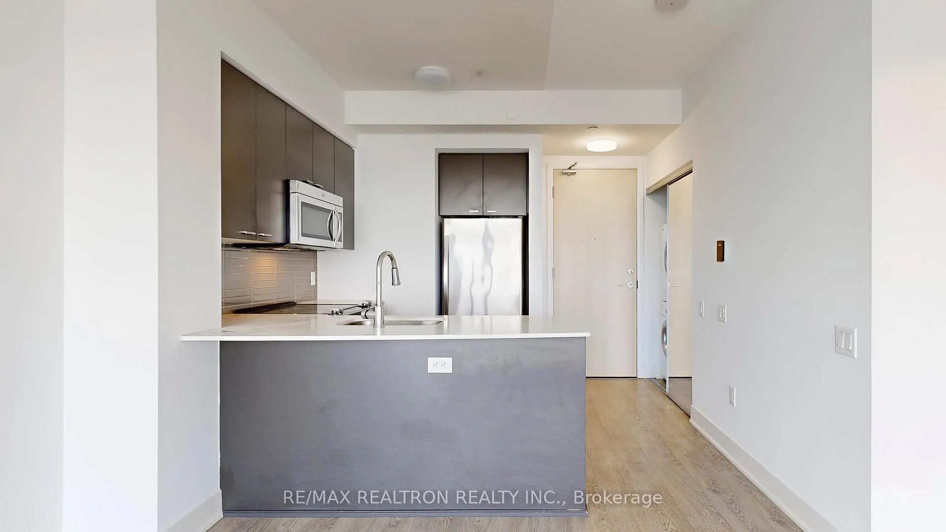 Photo 7 of Unit 3003, 30 Roehampton Avenue, Toronto, Mount Pleasant West — HOMEH