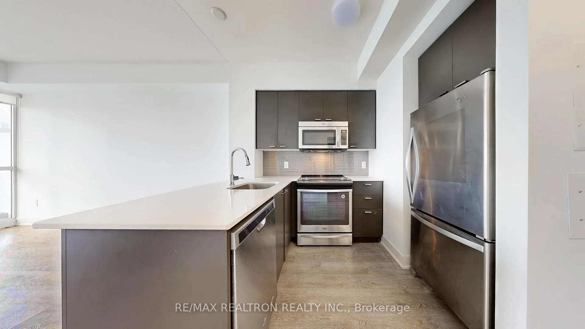 Photo 9 of Unit 3003, 30 Roehampton Avenue, Toronto, Mount Pleasant West — HOMEH