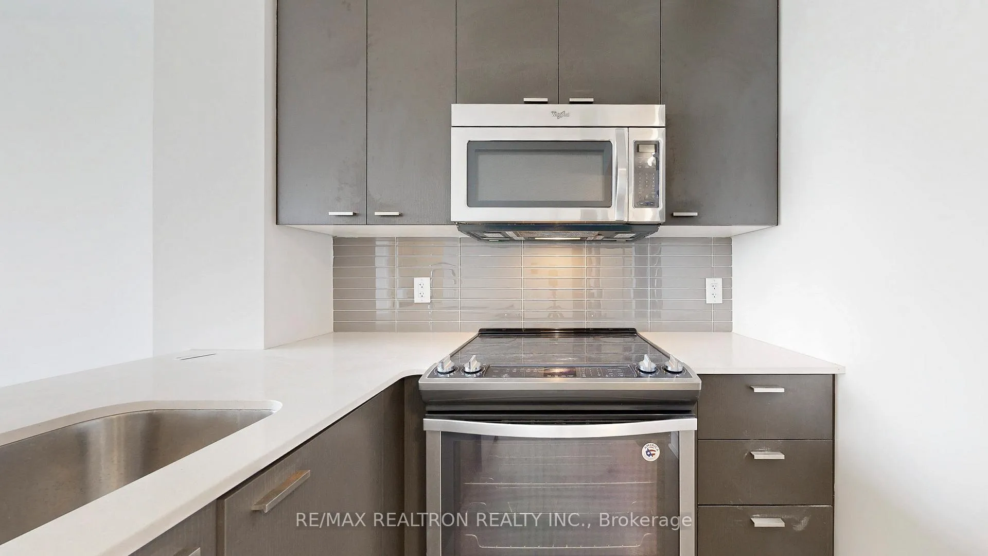 Photo 11 of Unit 3003, 30 Roehampton Avenue, Toronto, Mount Pleasant West — HOMEH