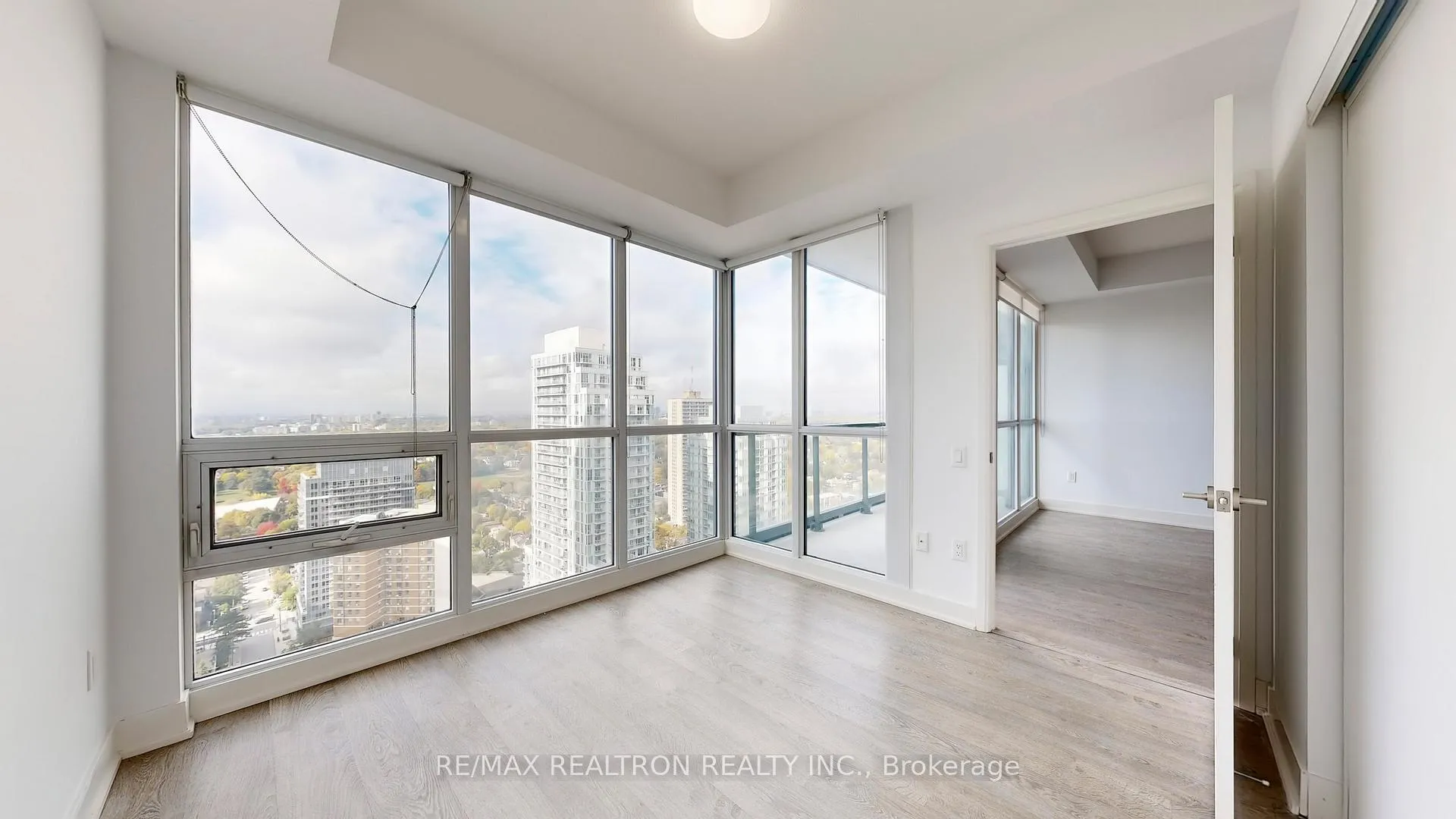 Photo 12 of Unit 3003, 30 Roehampton Avenue, Toronto, Mount Pleasant West — HOMEH