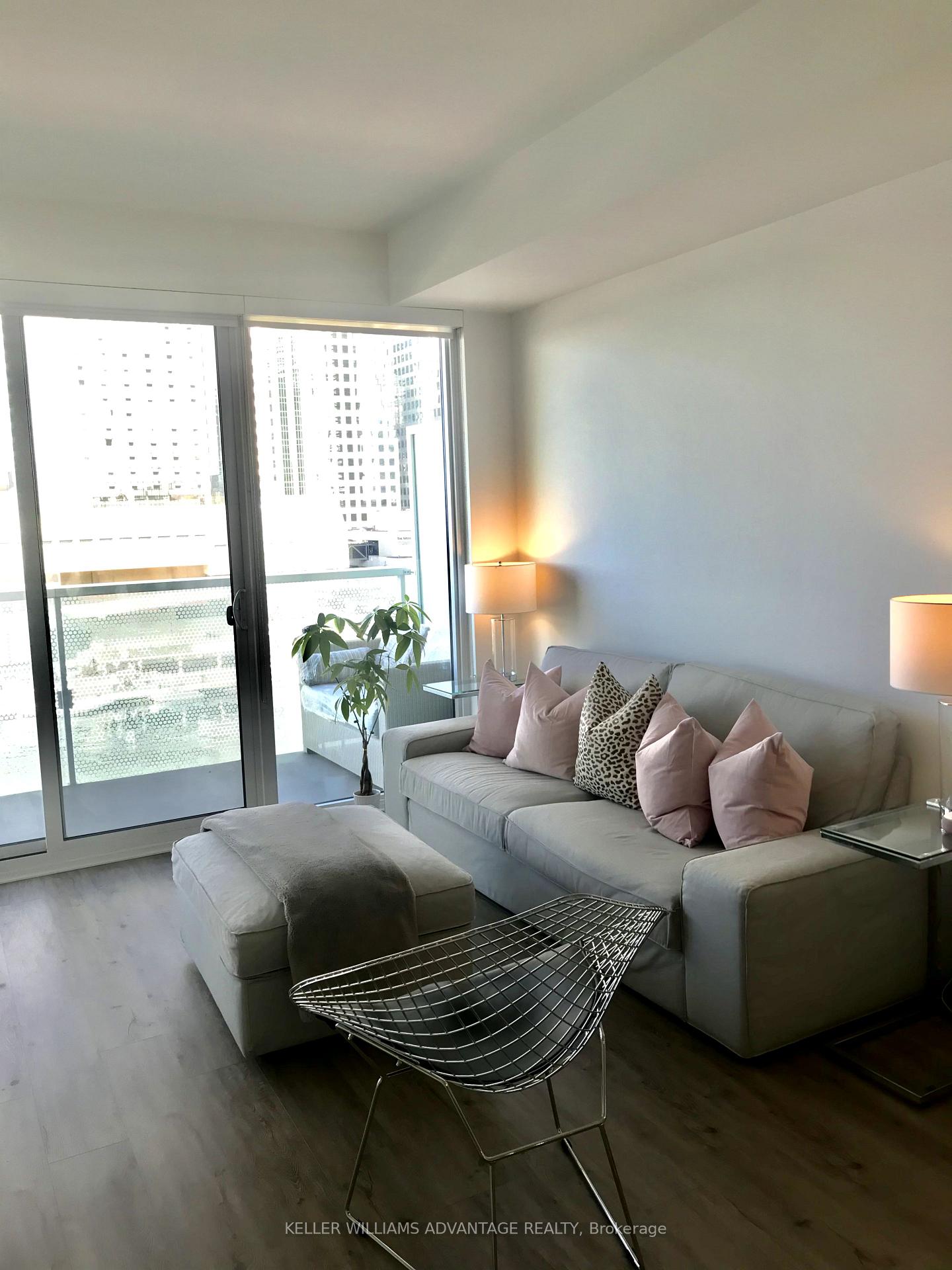 Photo 5 of Unit 514, 15 Queens Quay E, Toronto, Waterfront Communities — HOMEH