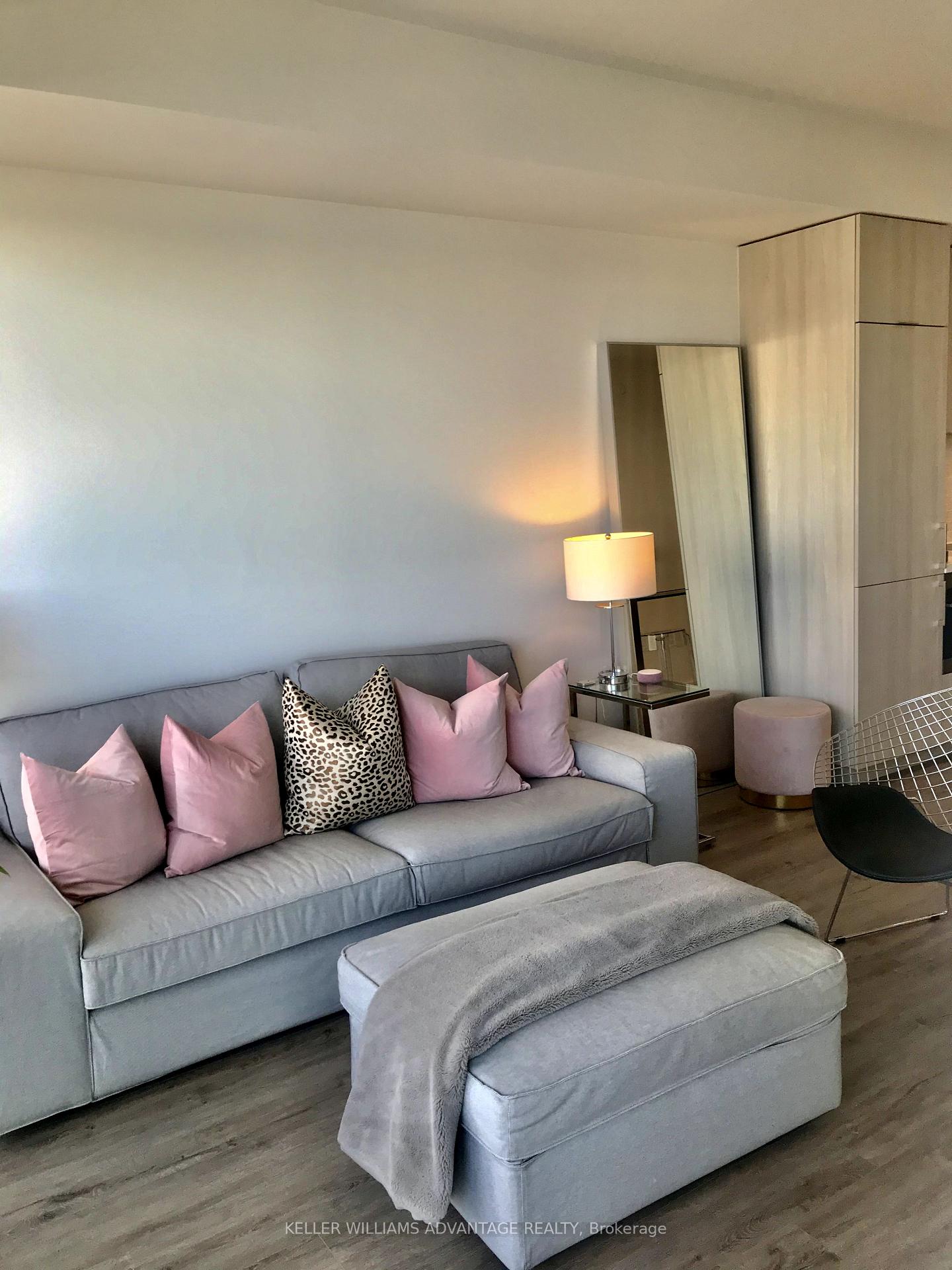 Photo 3 of Unit 514, 15 Queens Quay E, Toronto, Waterfront Communities — HOMEH