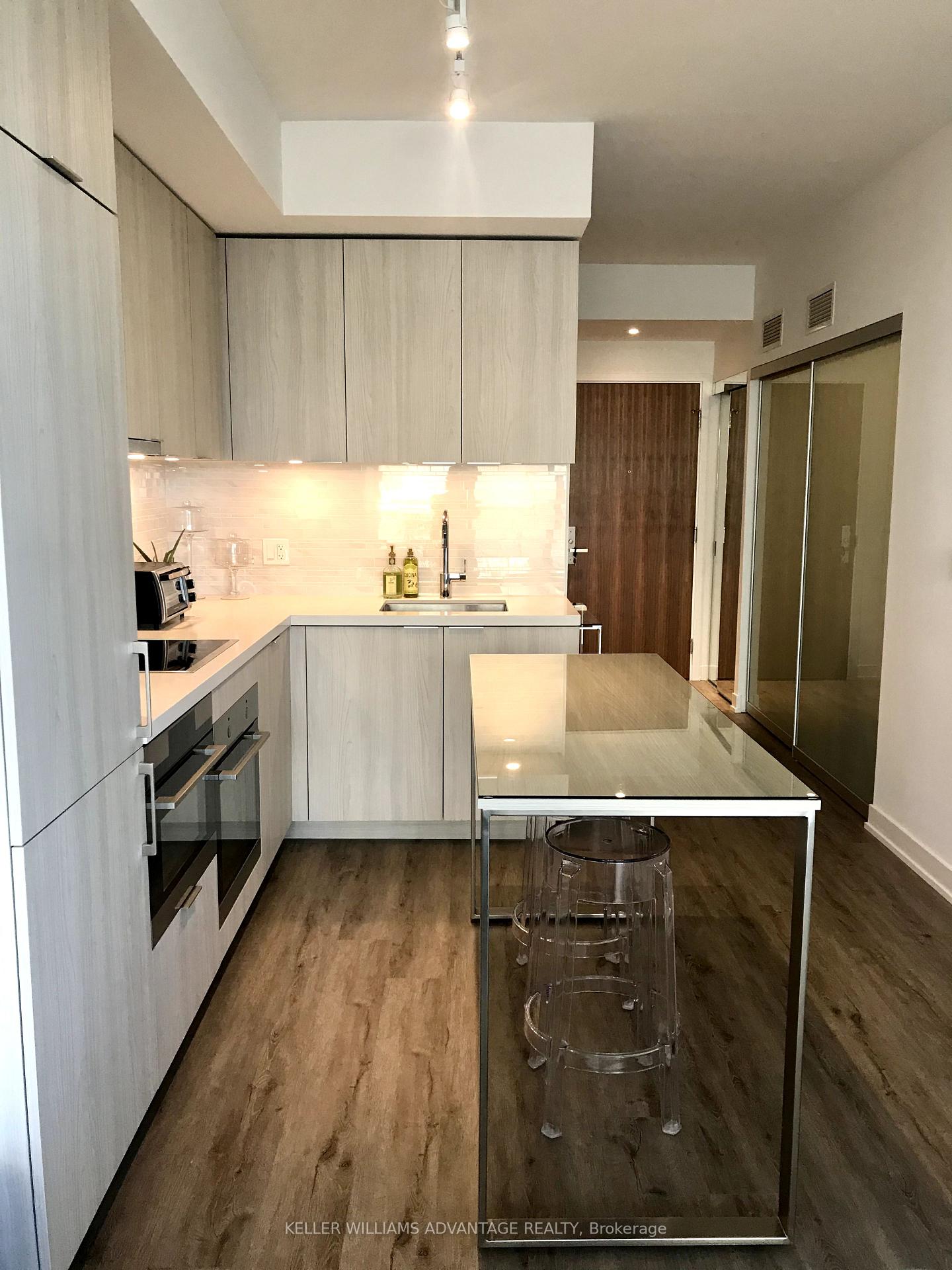 Photo 6 of Unit 514, 15 Queens Quay E, Toronto, Waterfront Communities — HOMEH